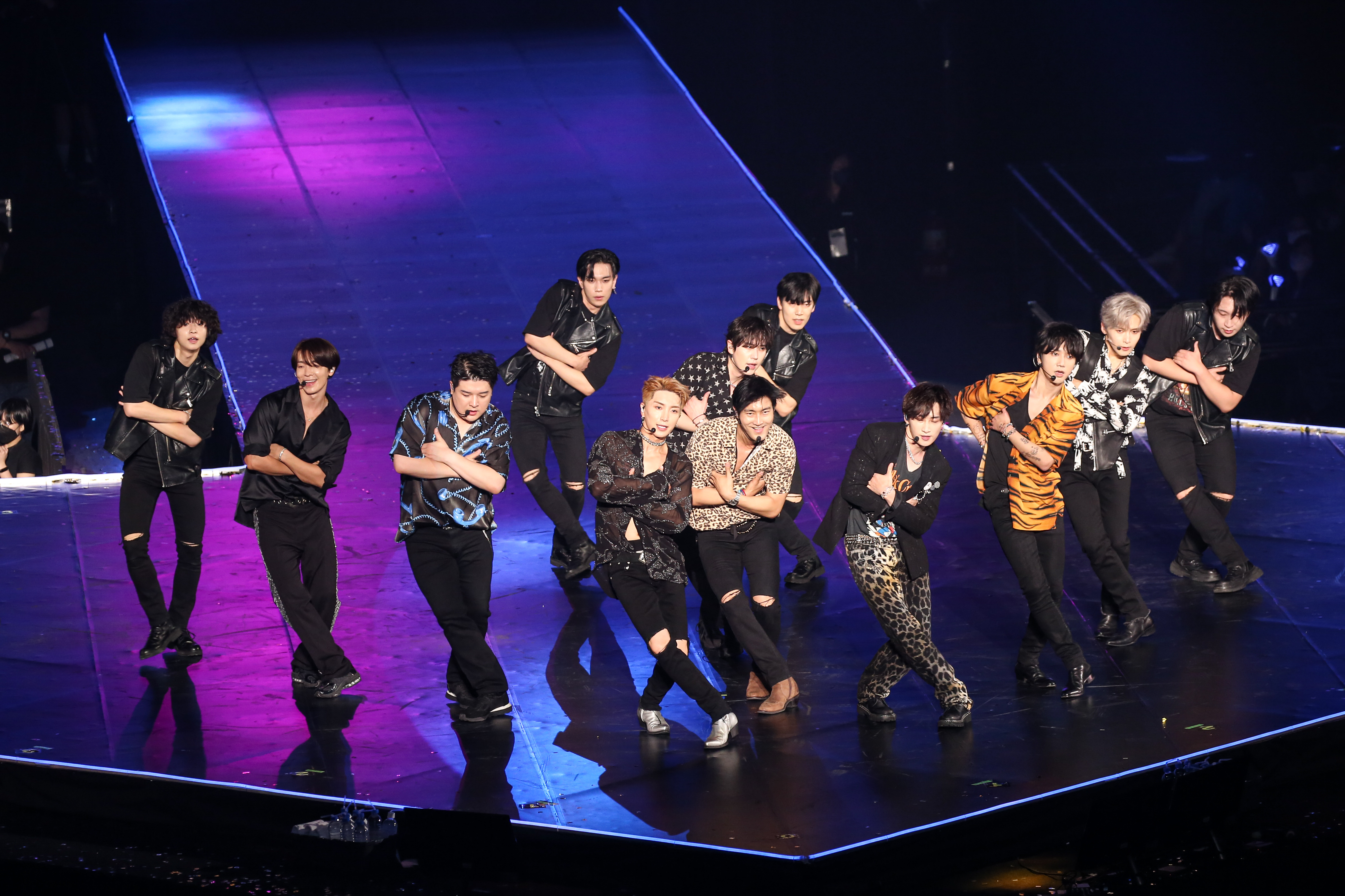 Super Junior帶來經典〈Sorry Sorry〉歌曲。