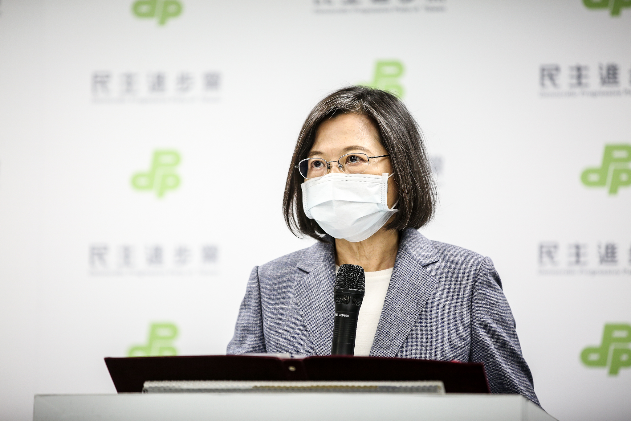 蔡英文辭黨主席的消息昨晚一度衝上微博熱搜第一，而國台辦也對台灣九合一選舉結果發表看法。