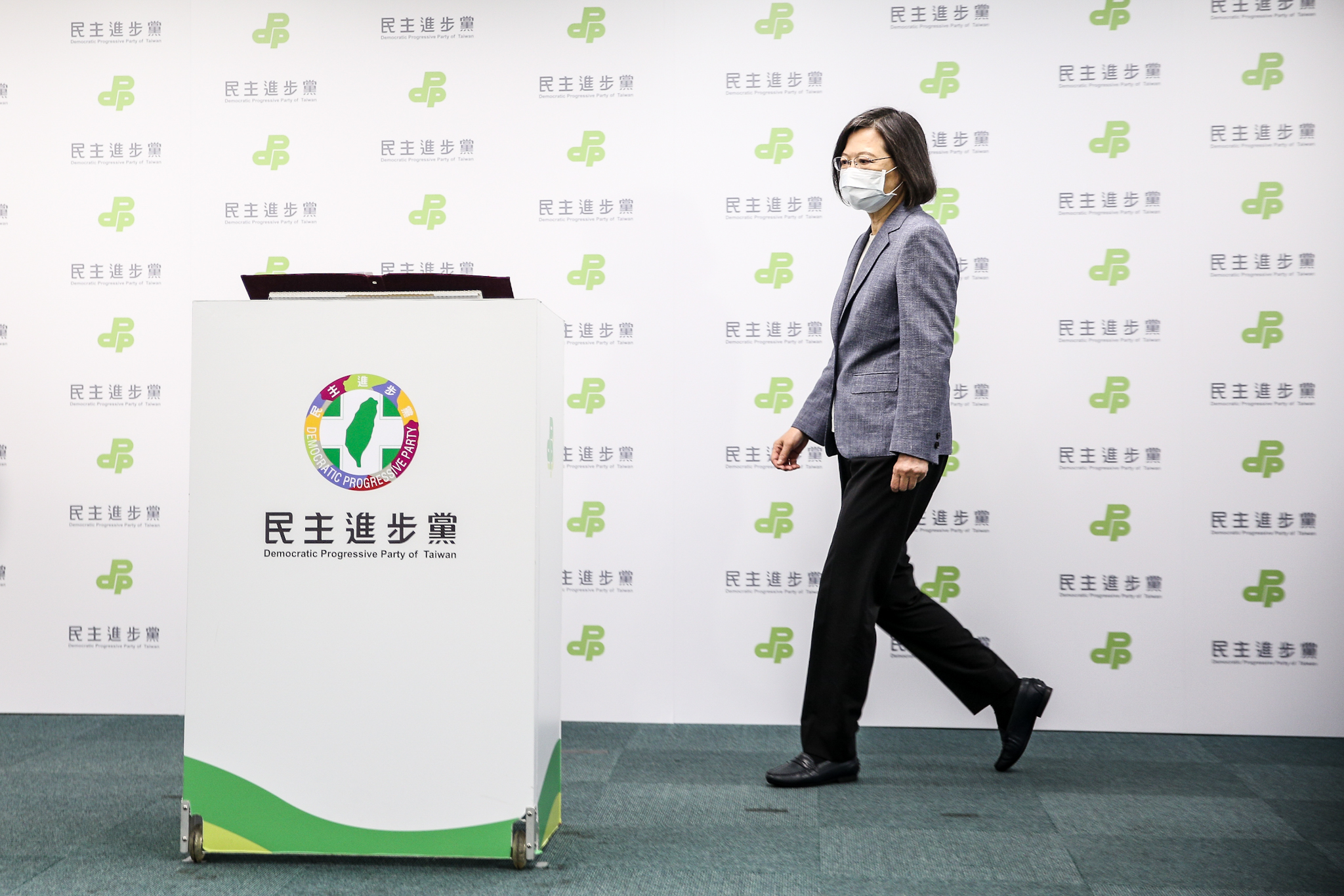 上屆總統大選投給蔡英文的網友在PTT列舉8大原因分析為何民進黨會慘敗。