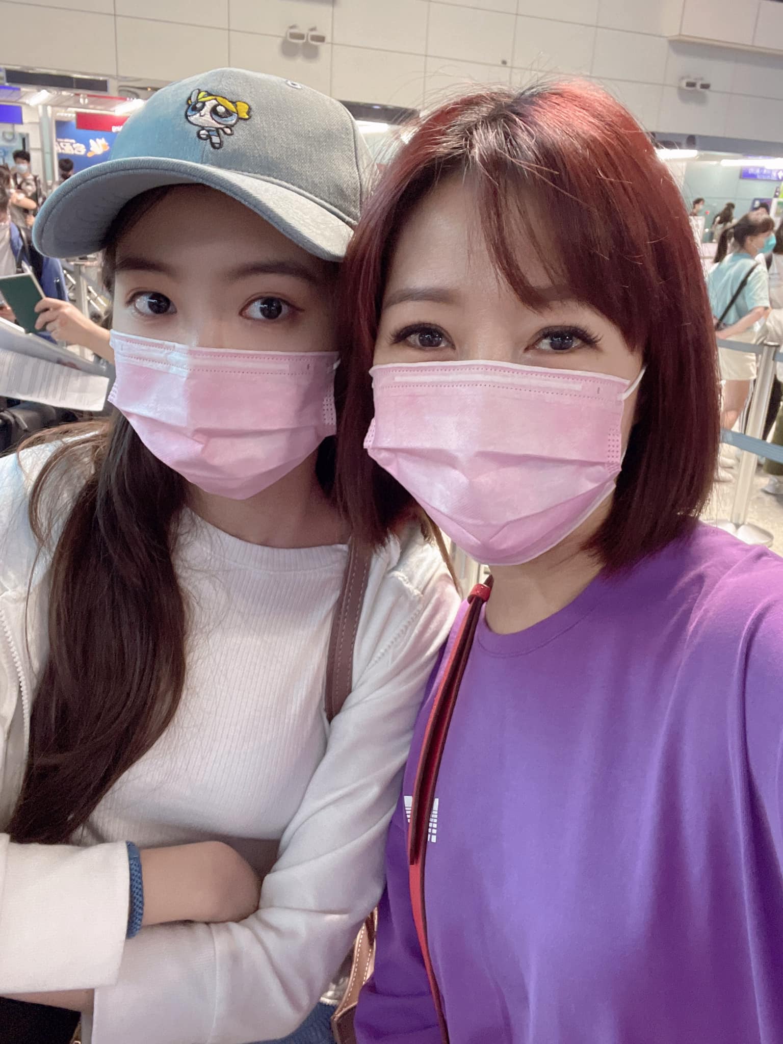 余皓然與王中平送女兒到加拿大讀大學。（翻攝余皓然臉書）