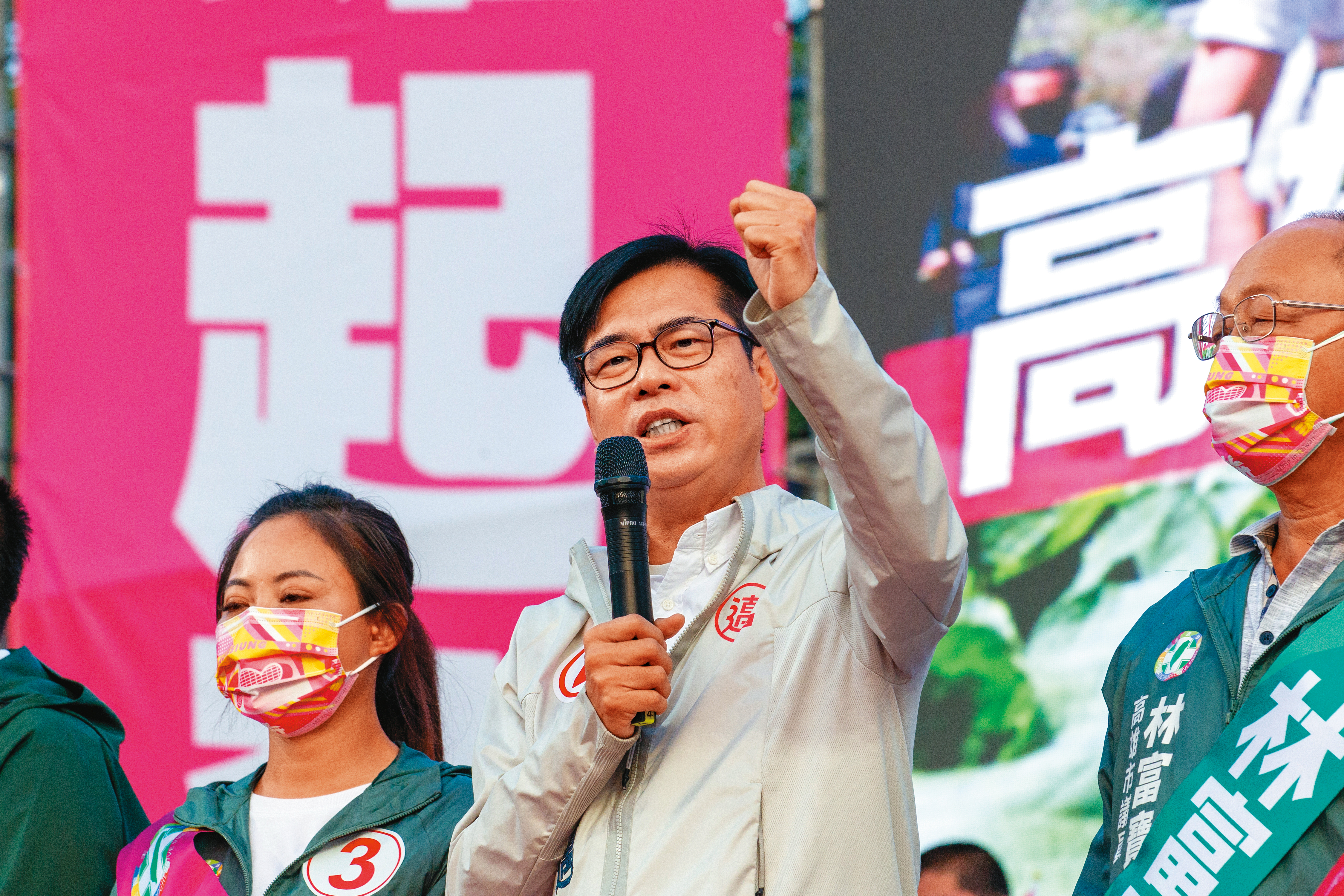 以23萬多票差距連任高雄市長，陳其邁穩坐綠營南霸天寶座。