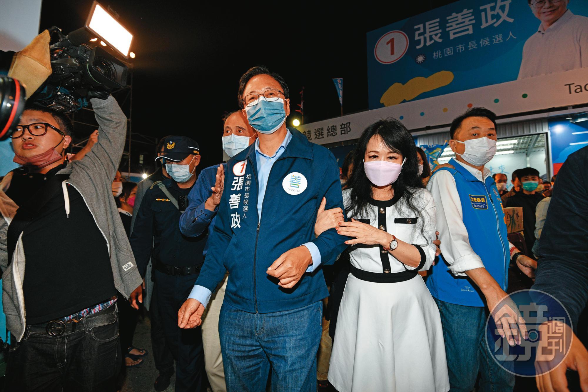 被藍綠視為不能輸的桃園市,最後綠地變藍天,由國民黨提名的張善政當選。