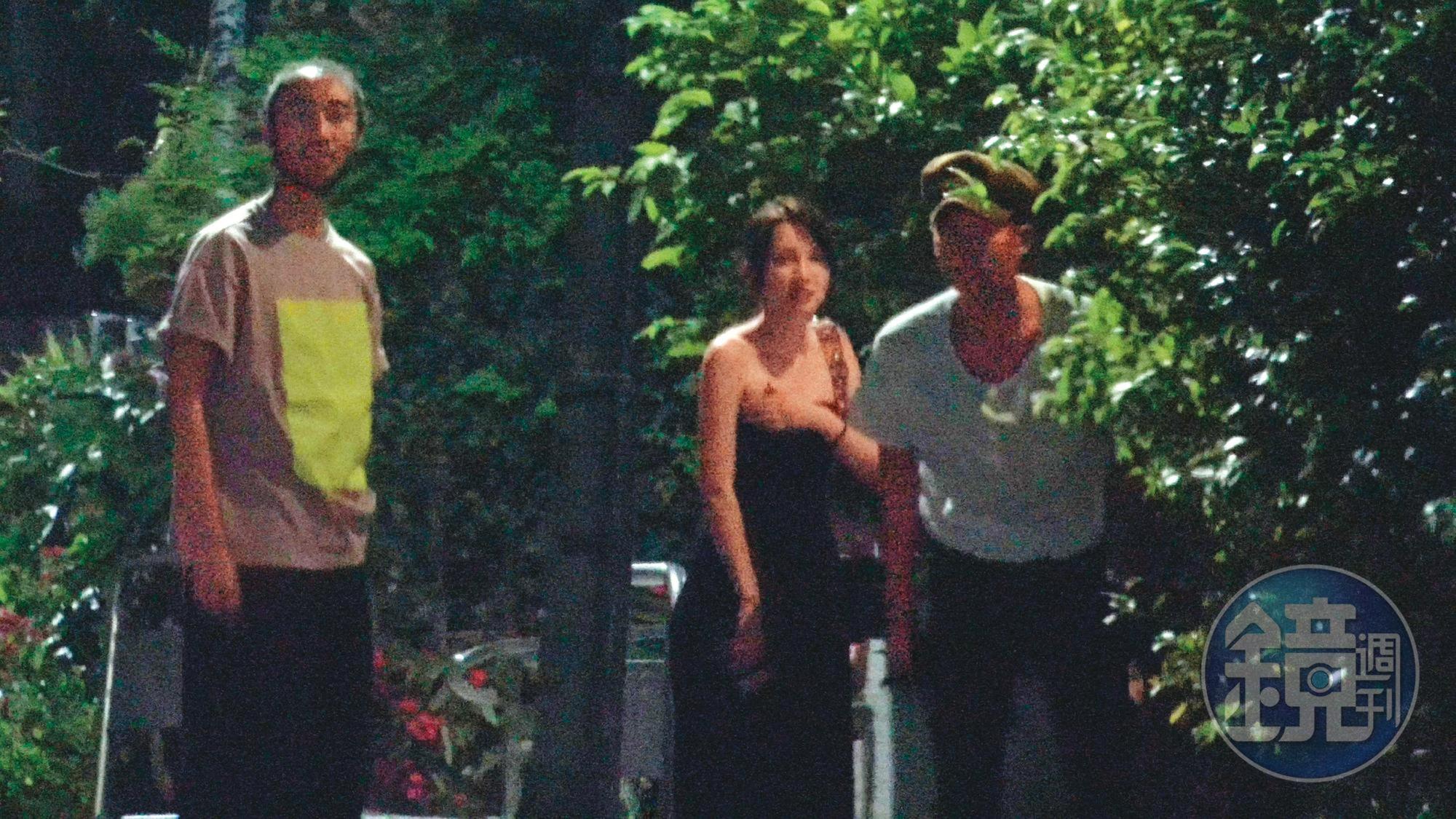 本刊曾經直擊柯震東(右)本來要帶杜妍(中)回家,但是發現被跟拍隨即作罷。後來杜妍改跟其他男的相聚。