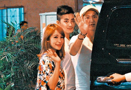  蕭亞軒（左）是柯震東（右）動過結婚念頭的女人，但兩人分手一度讓他暴走。（翻攝自《蘋果日報》官網）