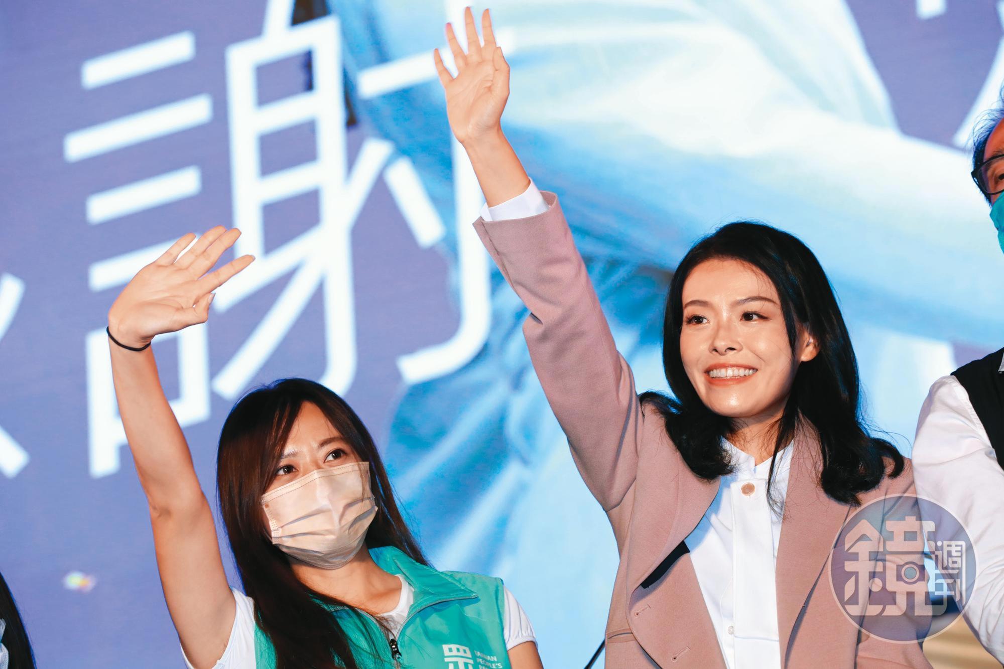 被視為郭台銘子弟兵的高虹安(右),選戰期間並未與郭同台。