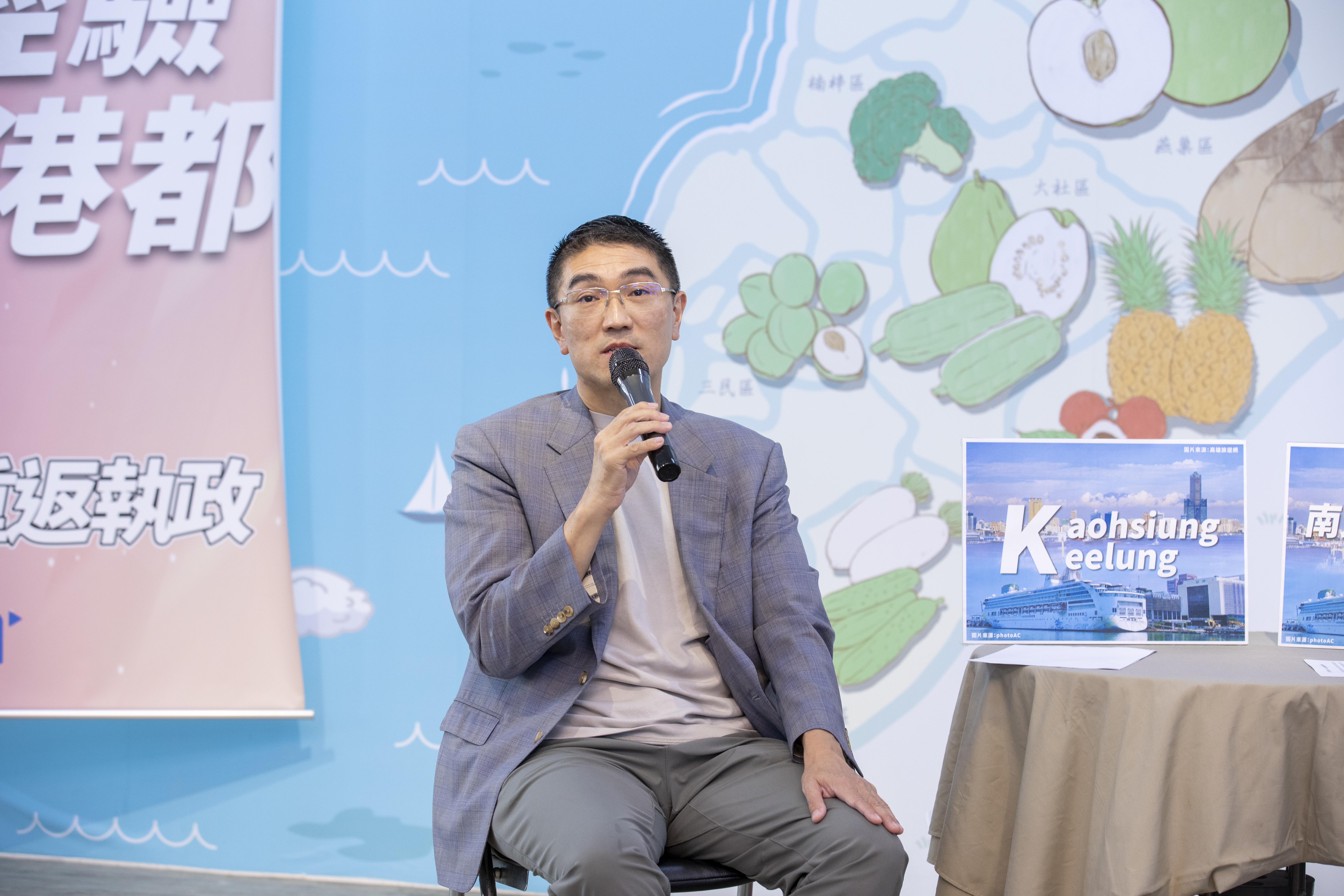 謝國樑在謝票時也強調一定會實現「送Gogoro」的政見，如今經費來源卻成了最棘手問題。（本刊資料照）