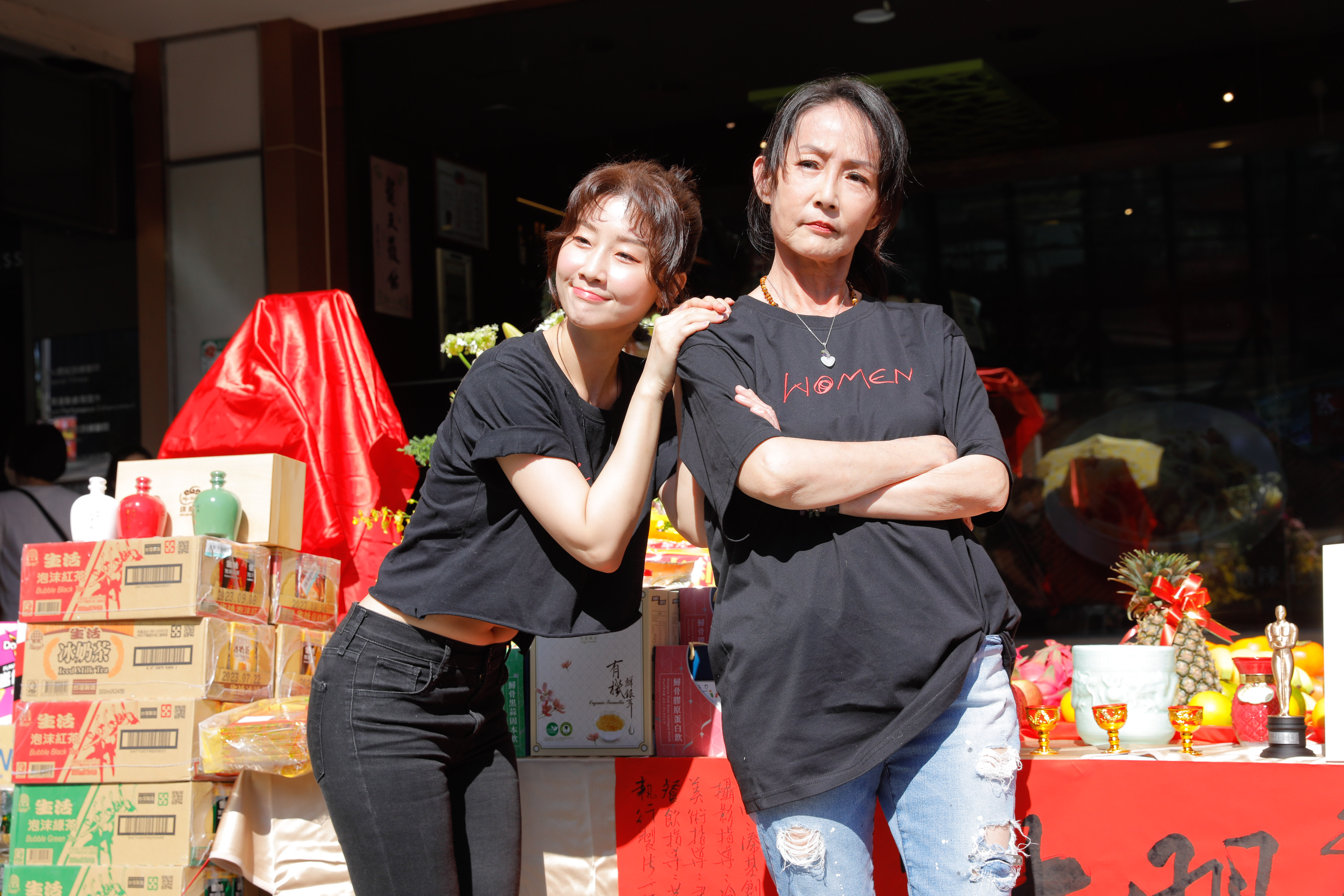 應采靈與朱芷瑩《WOMEN 我們不知道的事》飾演一對婆媳，應采靈笑稱角色與她本人大不同。