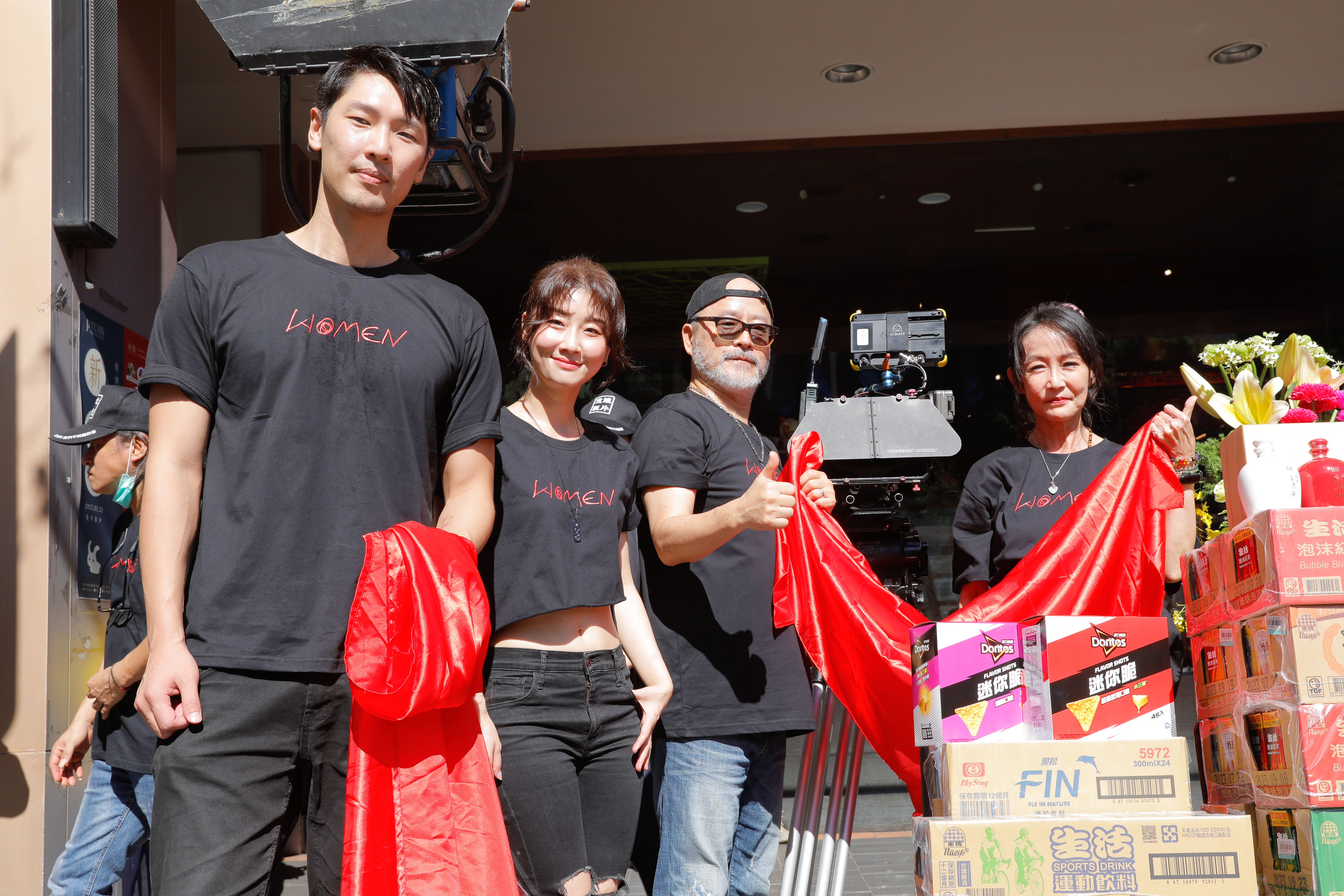 《WOMEN 我們不知道的事》今(28)日開鏡,主演群姜康哲、朱芷瑩、班鐵翔、應采靈等人出席。