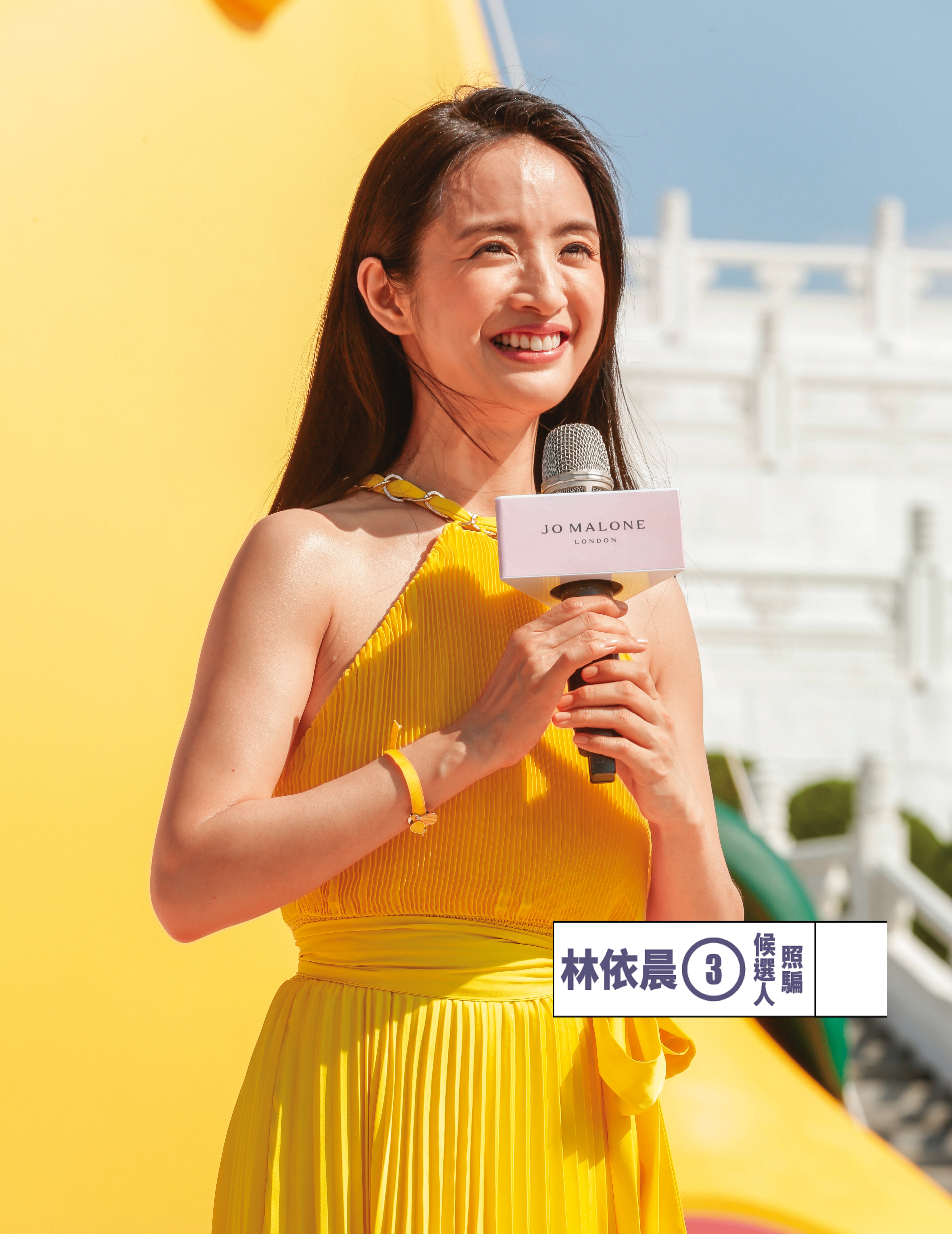 零負評女神林依晨想不到是爆青筋女神，看了怵目「筋」心。