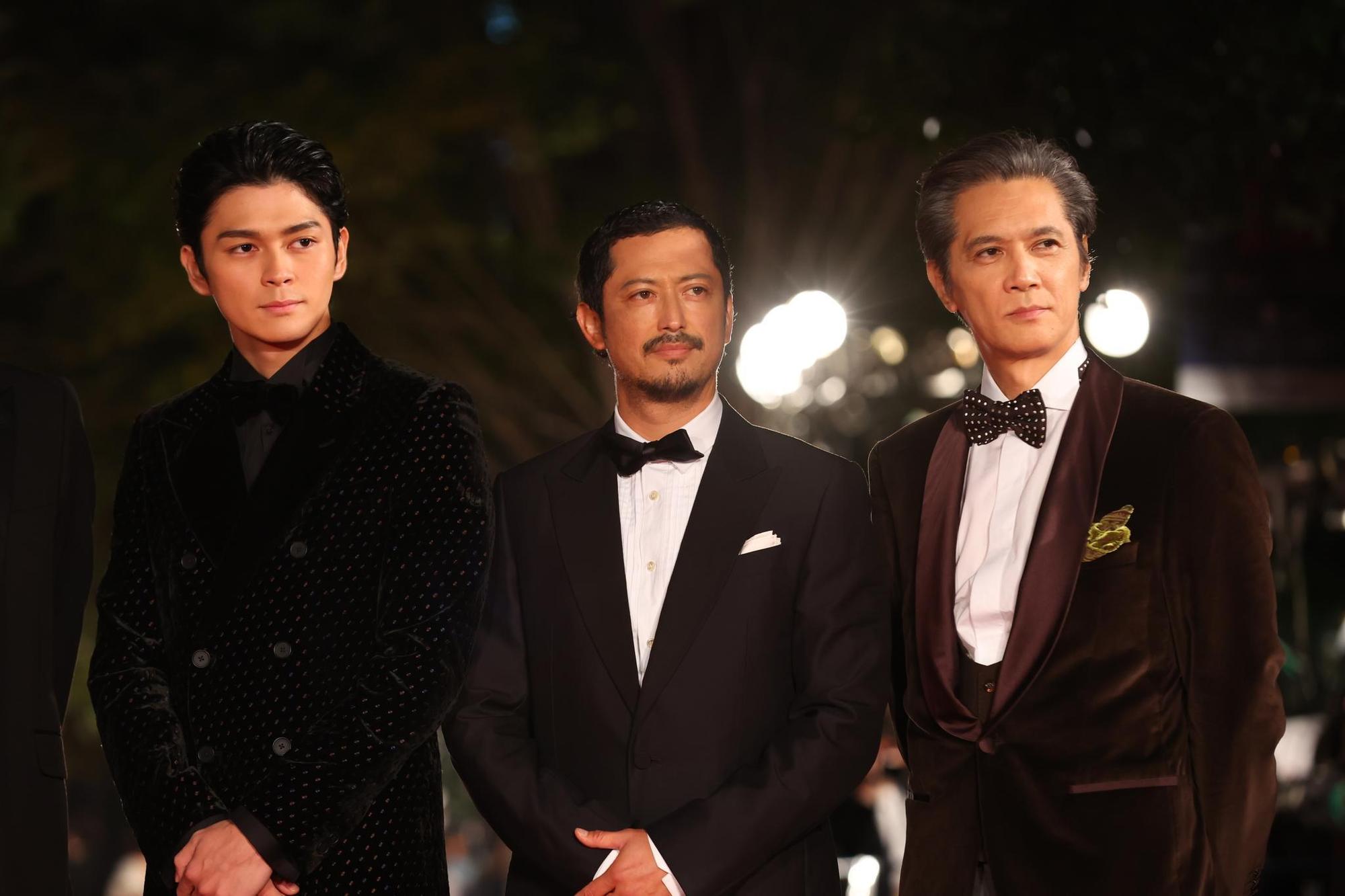 《遠方的閃光》集結真榮田鄉敦(左起)、池內博之、加藤雅也等實力派演員演出。(東京國際影展提供)