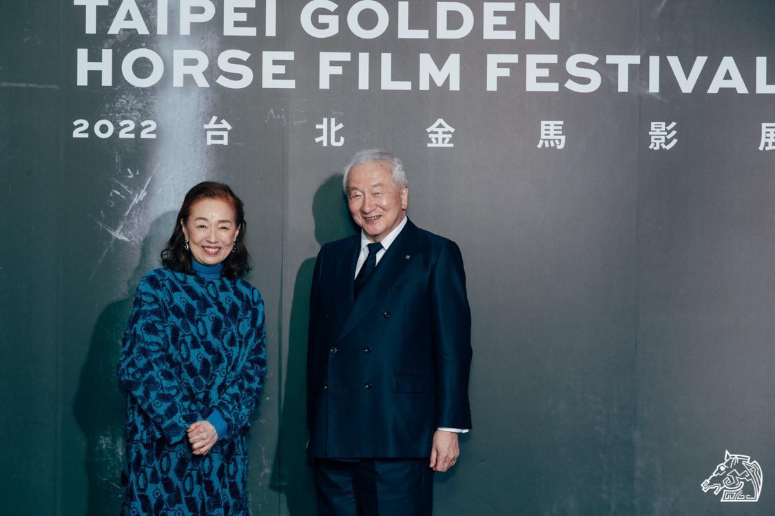 日本資深女星宮本信子(左)與伊丹製作公司會長玉置泰(右)連袂出席金馬影展活動。(金馬執委會提供)