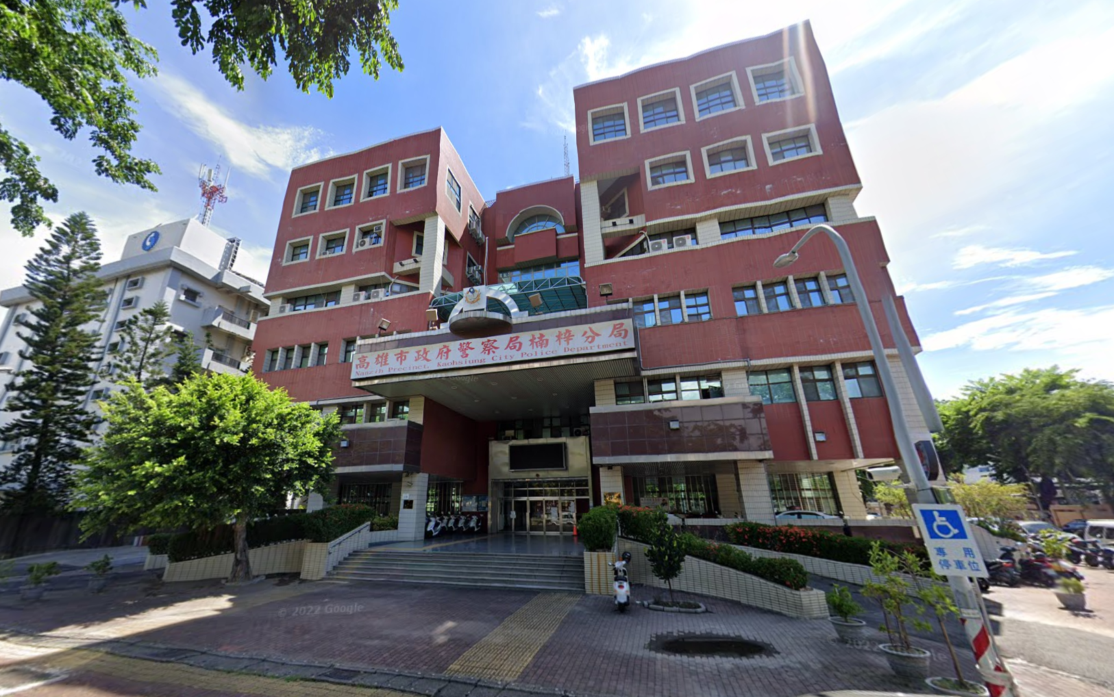 高雄楠梓警分局。(翻攝Google Map)