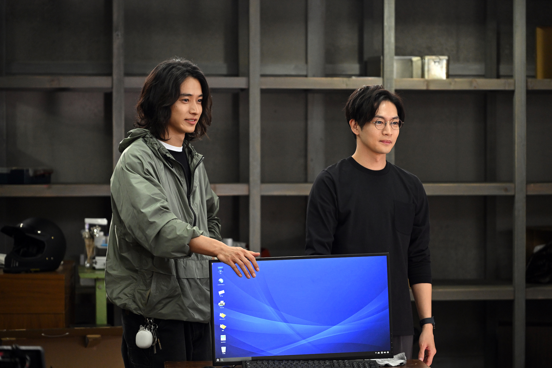山崎賢人(左)與松下洸平私下曾與藤木直人一起去海釣。(TBS 提供)
