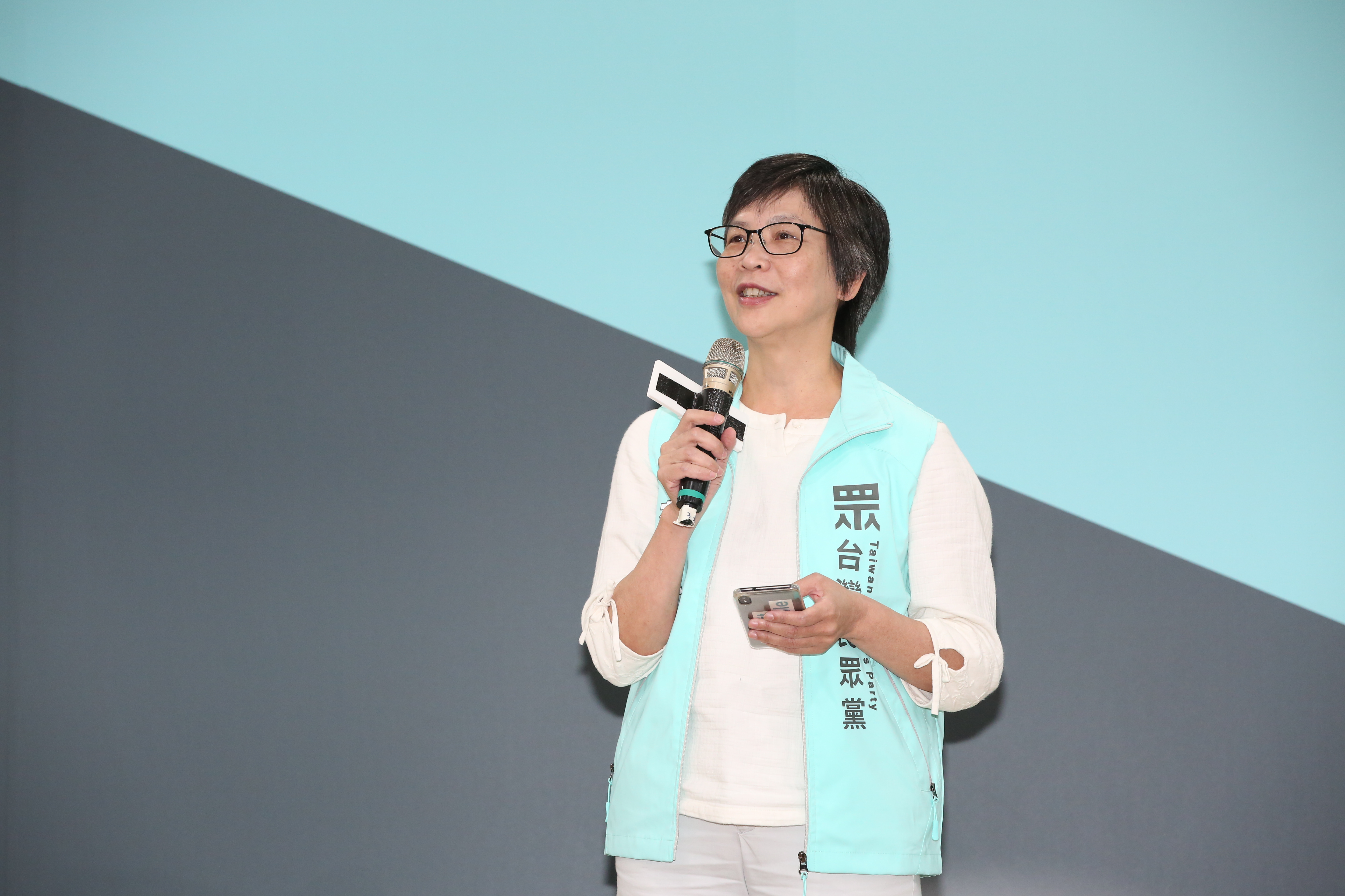 民眾黨在九合一大選獲得突破性成長，但選後黨內也掀起一些風暴，資深媒體人羅友志爆料，他猜前立委蔡壁如（圖）「想離開民眾黨了」。（本刊資料照）