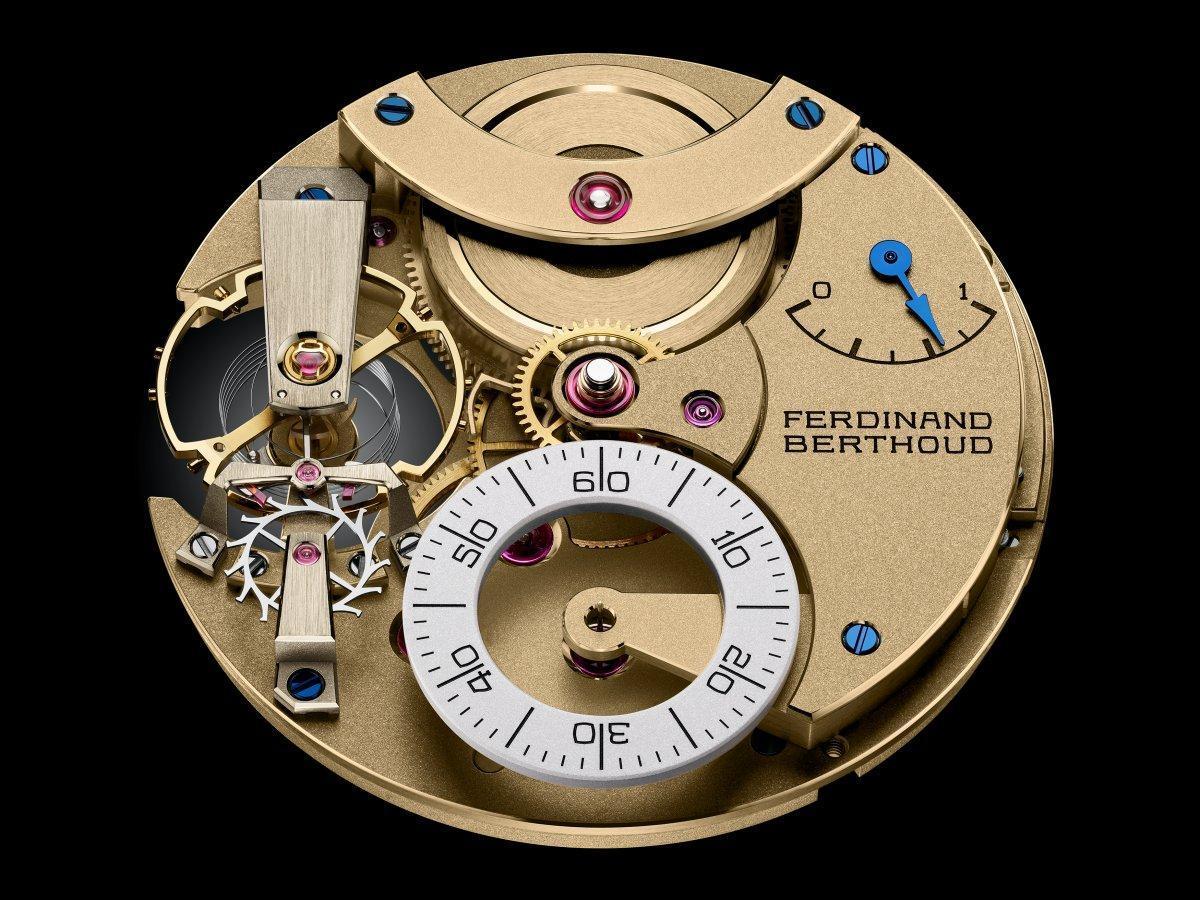 Ferdinand Berthoud Chronomètre FB3，是一款小三針動力儲存顯示錶。擒縱結構則採用了費迪南貝爾圖製作的古老航海鐘所採用的「柱狀游絲」。