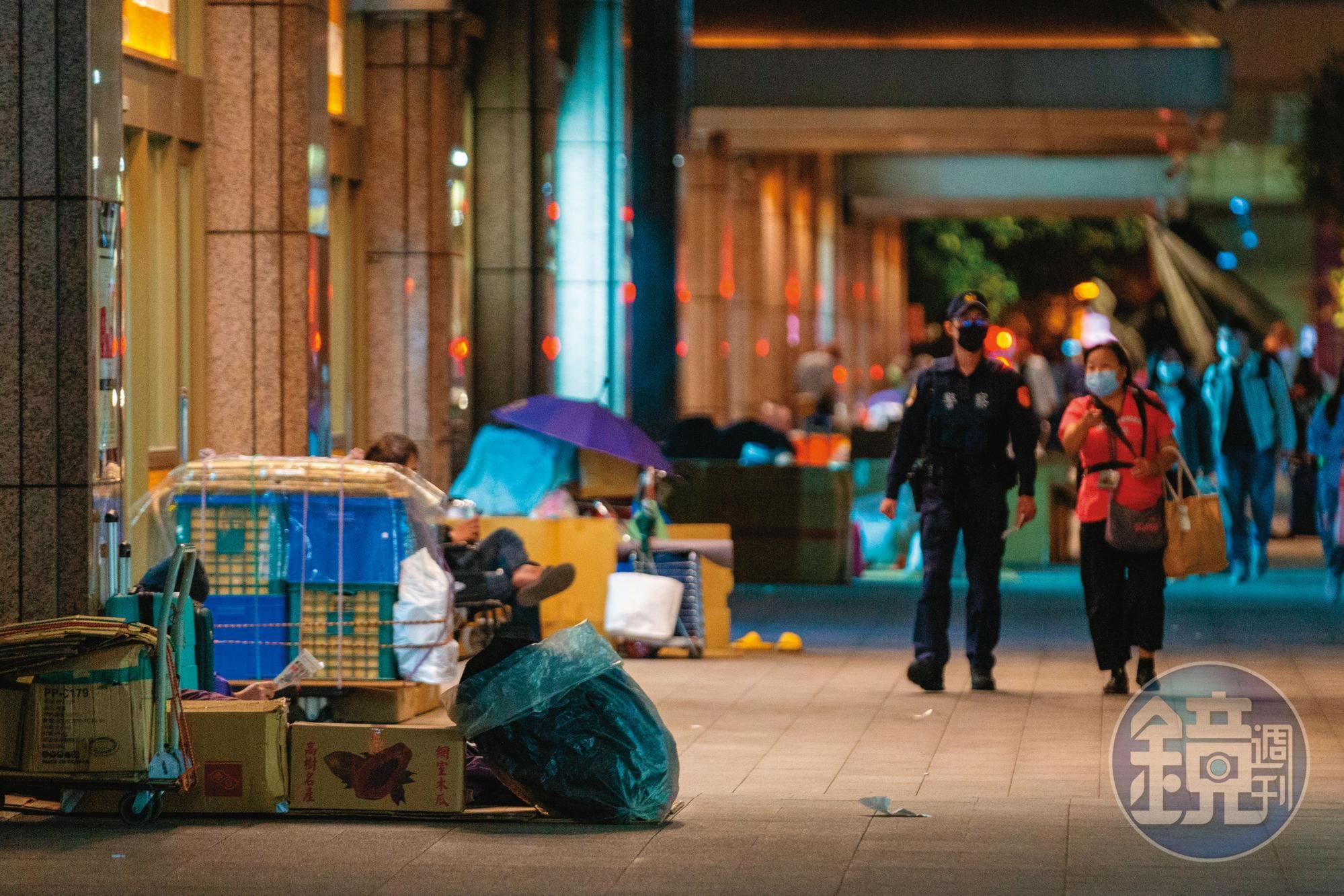 無家者居無定所,不但容易捲入各種犯罪,還會因為收不到法院通知遭通緝,在法庭上留下壞印象。