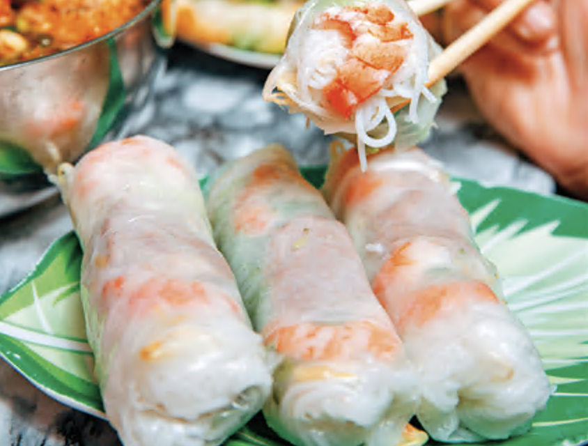 道地越南美食涼拌春捲，是必點美味。