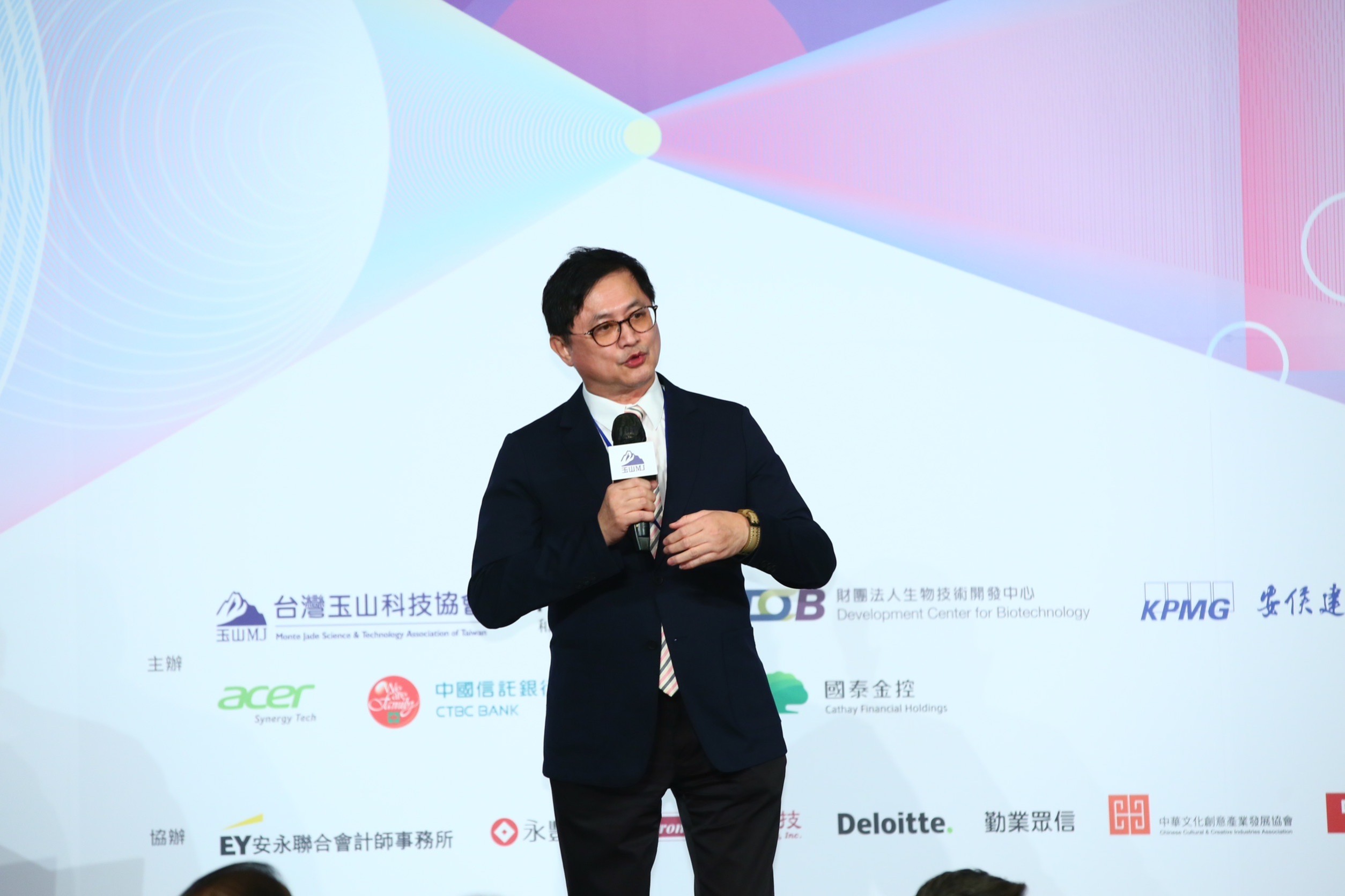 對於客戶是否有新要求，童子賢也發表自己的看法。