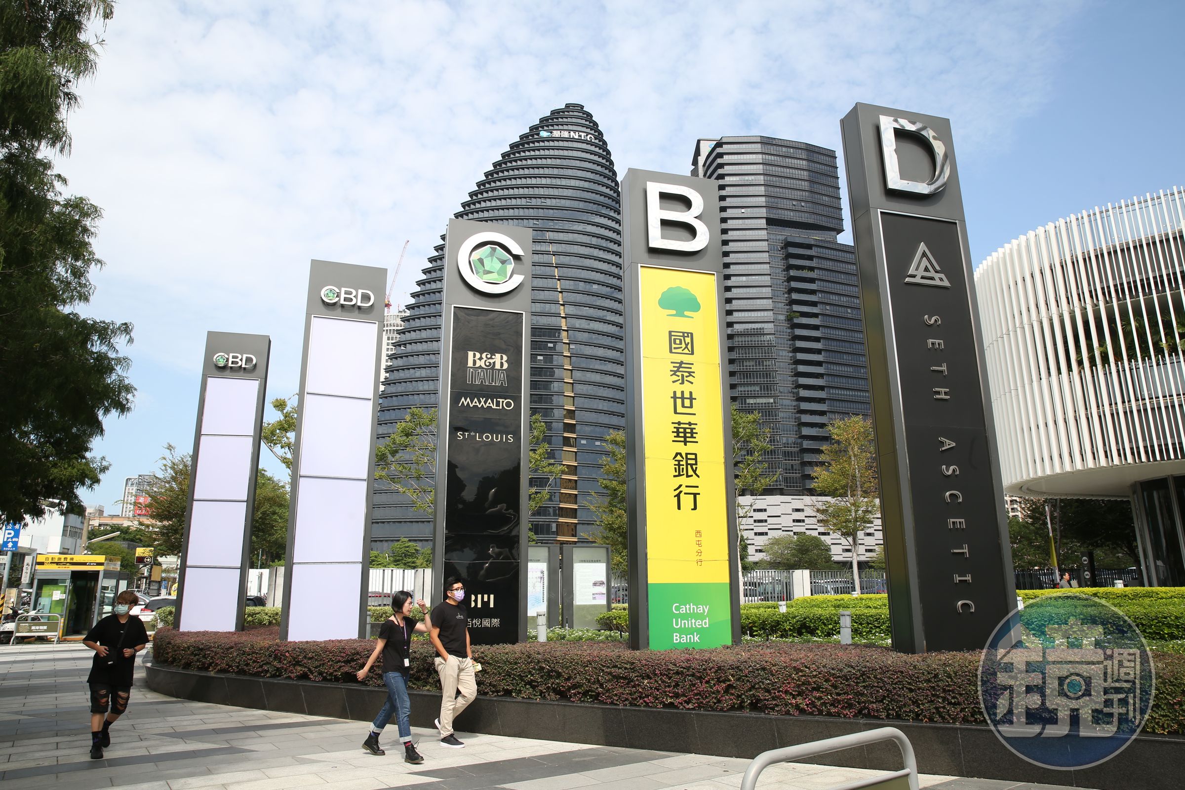 國泰世華銀行今再爆系統異常，讓大票網友罵聲連連。（資料照）