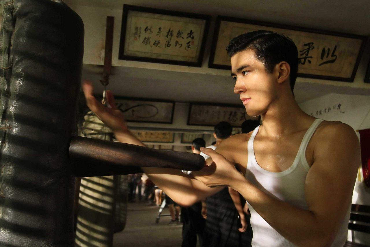 相較李小龍本尊,李治廷長得更像王力宏、更斯文些,不過他主演的電影《李小龍》由李小龍胞弟監製,可視為官方版的李小龍傳記片。(網路圖片