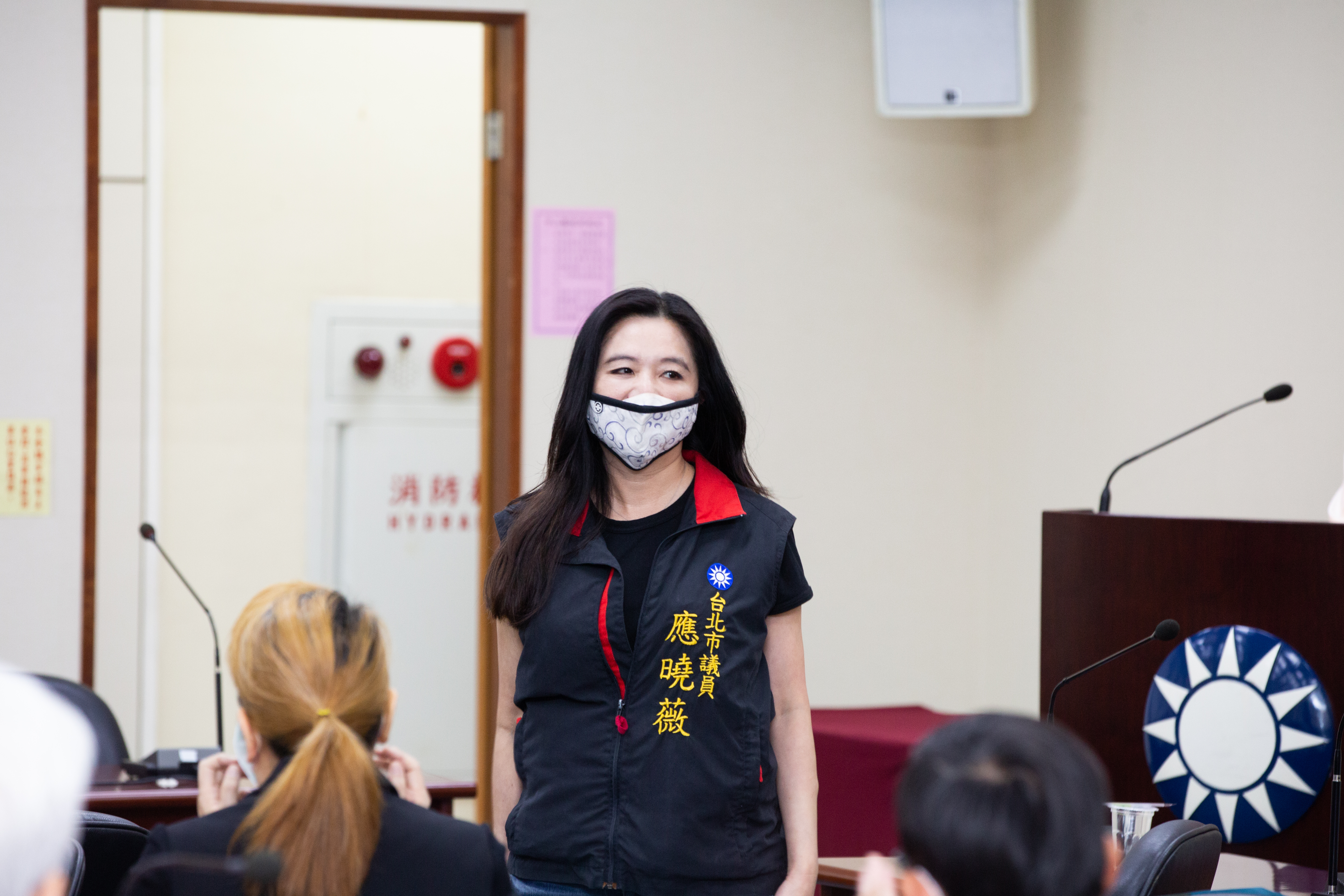 應曉薇因涉舉辦餐會賄選遭到北檢調查，她昨日晚間獲請回再稱「這就是選舉恩怨」。（本刊資料照）