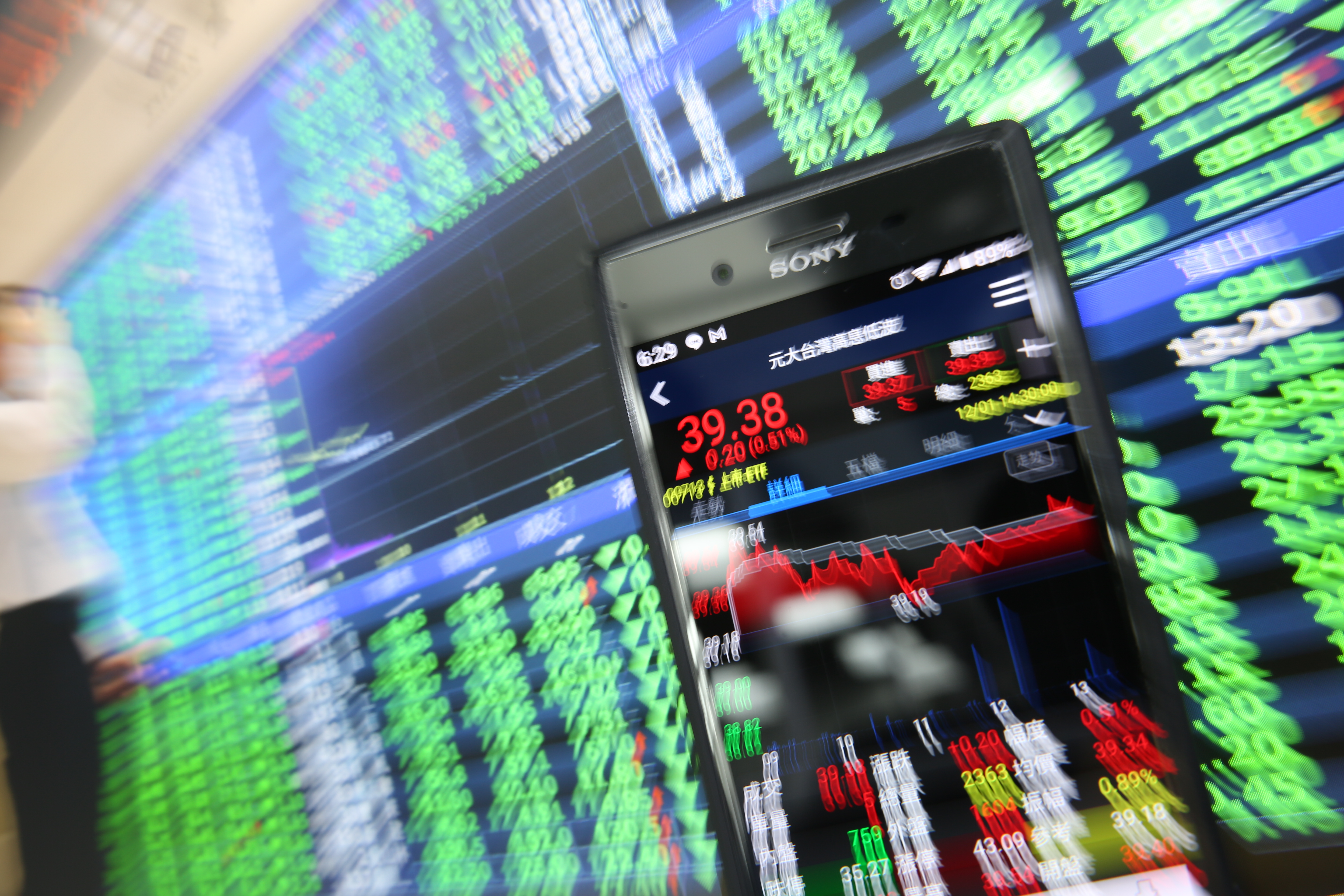 長年殖利率5%以上的ETF有0056及00713，其中00713的資本利得也很迷人。