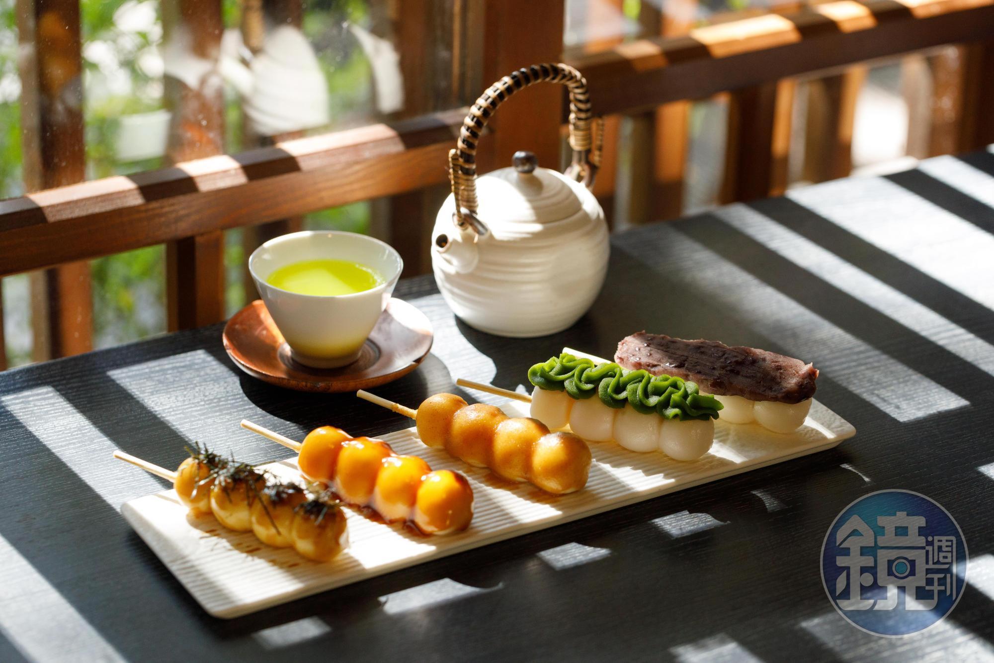 鹹甜口味都有的「烤糰子組」有紅豆、抹茶、京都味噌、甜醬油、海苔醬油等口味。（440元／份）