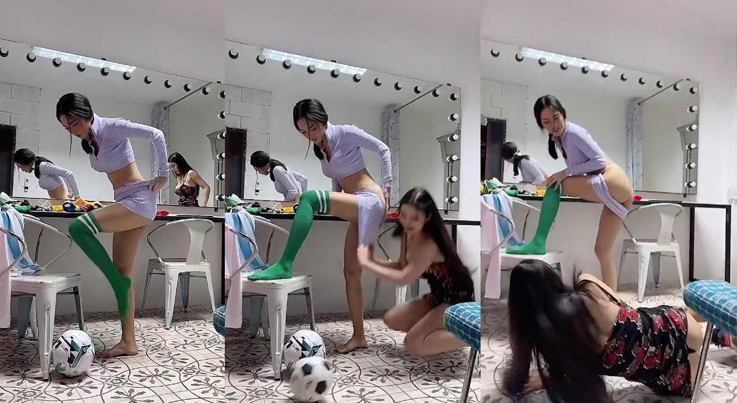 Thapani meemungtha在更衣室假摔扯掉換裝的女扮短裙,翹臀走光。(翻攝推特@baitongthapani)