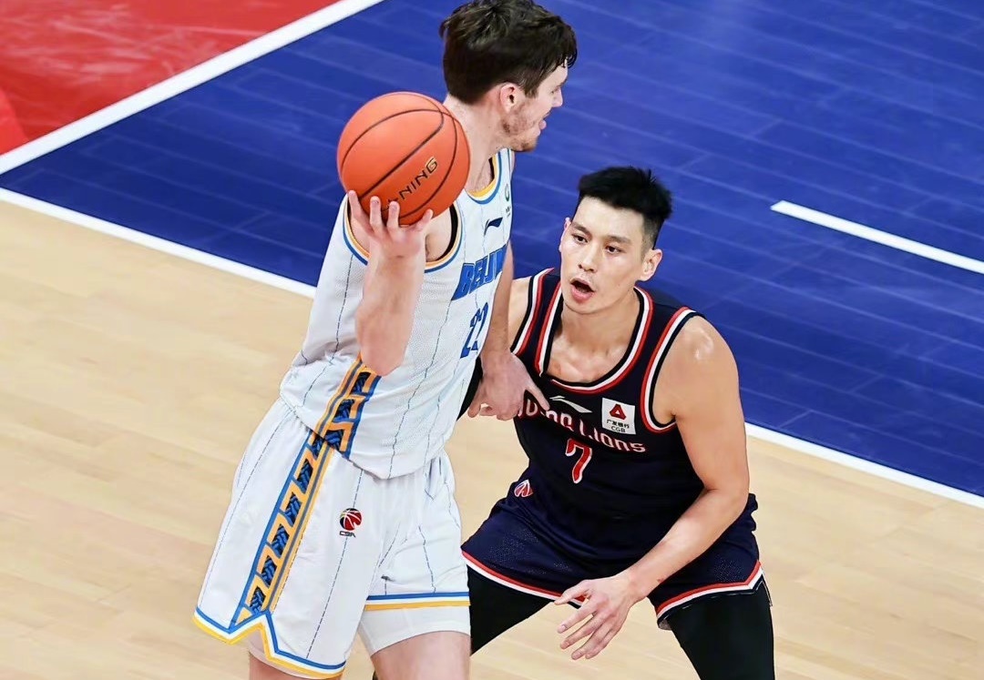 籃球自媒體爆料林書豪預計在明年1月來台打球。（翻攝自林書豪微博）