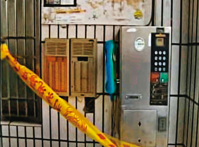 陳瑞祥打公用電話約魏女出門，最後在車上將她勒斃。（東森新聞提供）