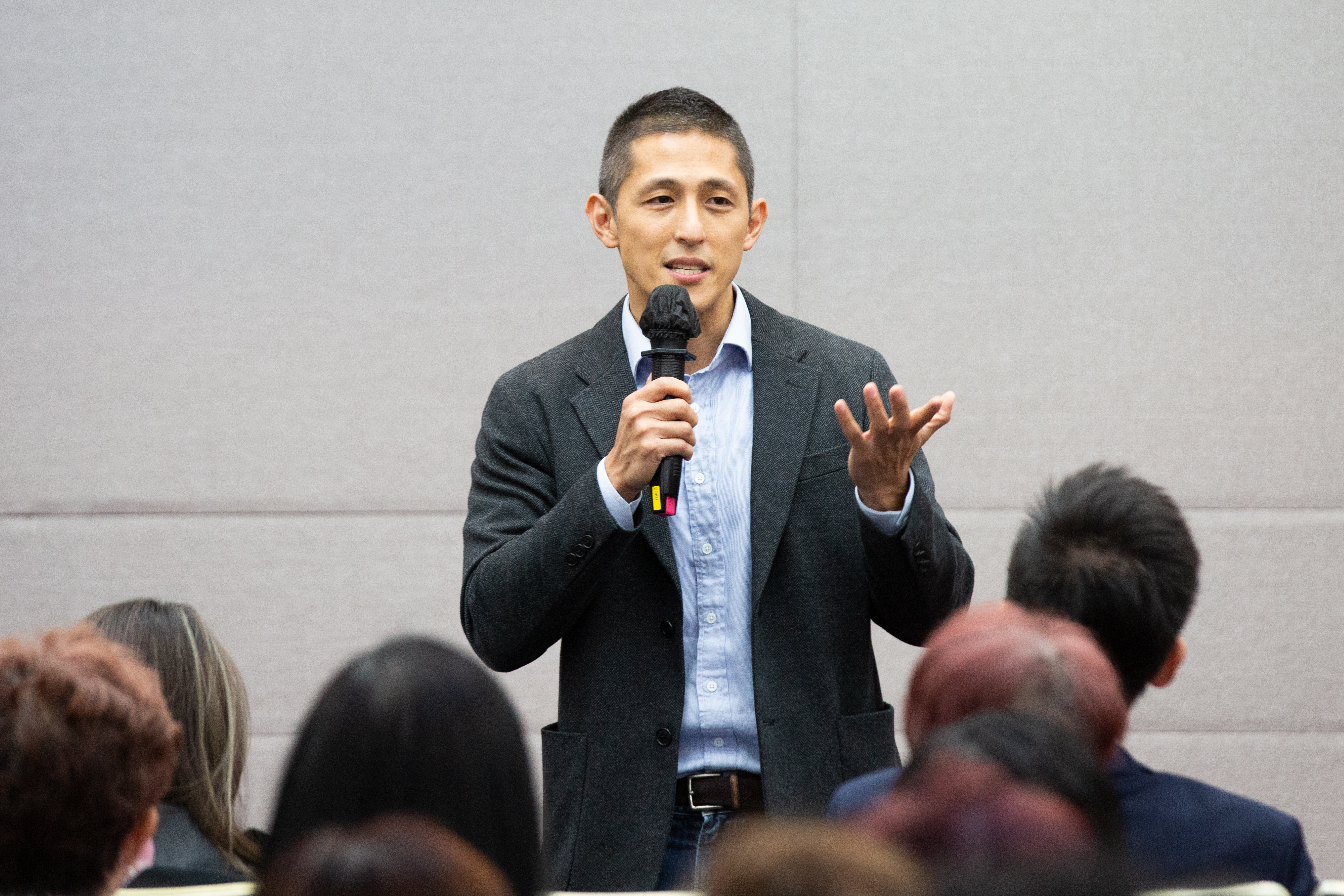 吳怡農被質疑背後有黑道勢力，他今天受訪正面回應此事。（本刊資料照）