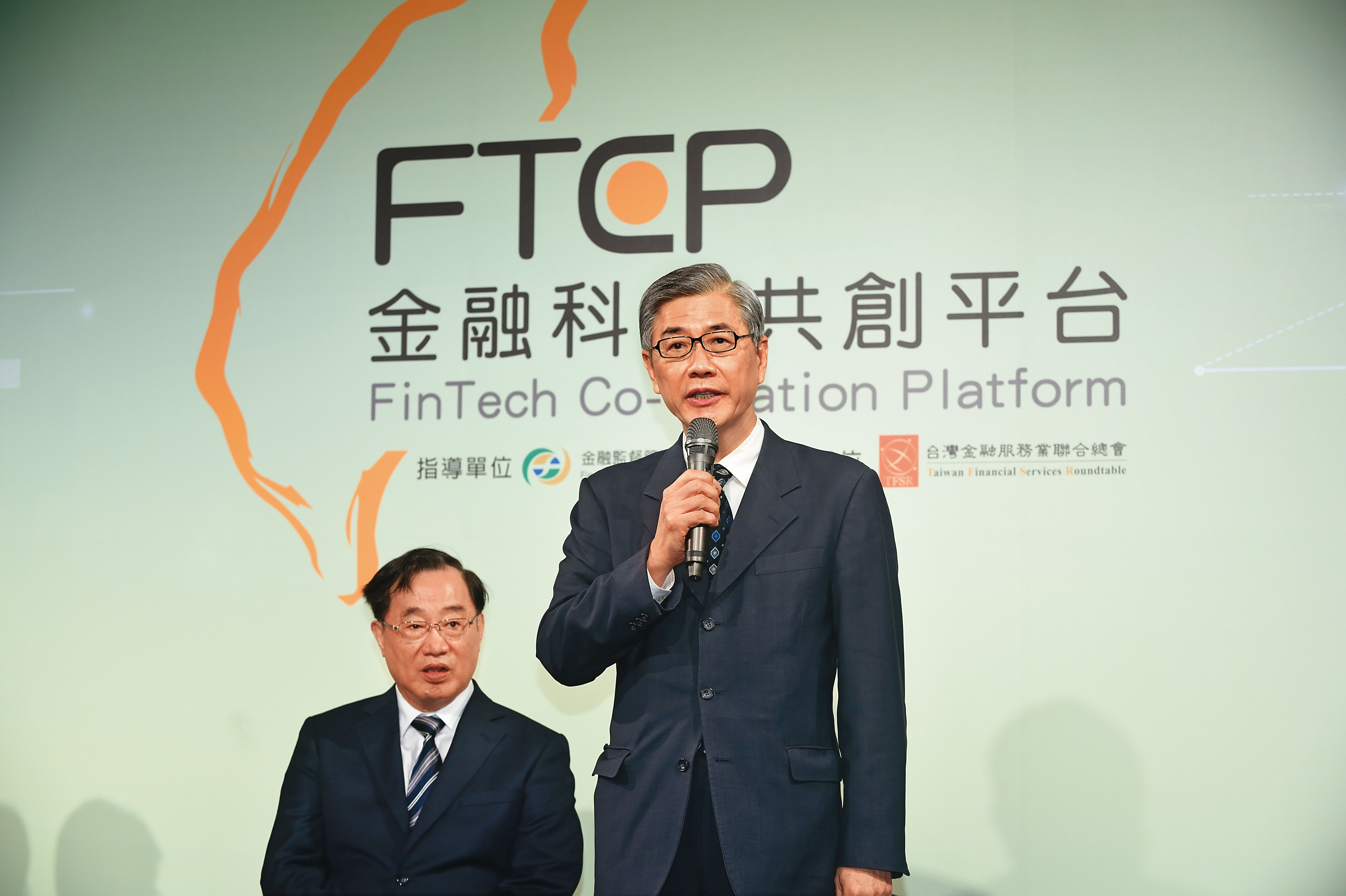 金管會同意純網銀擴大業務，將來銀和LINE Bank順利插旗保險市場。