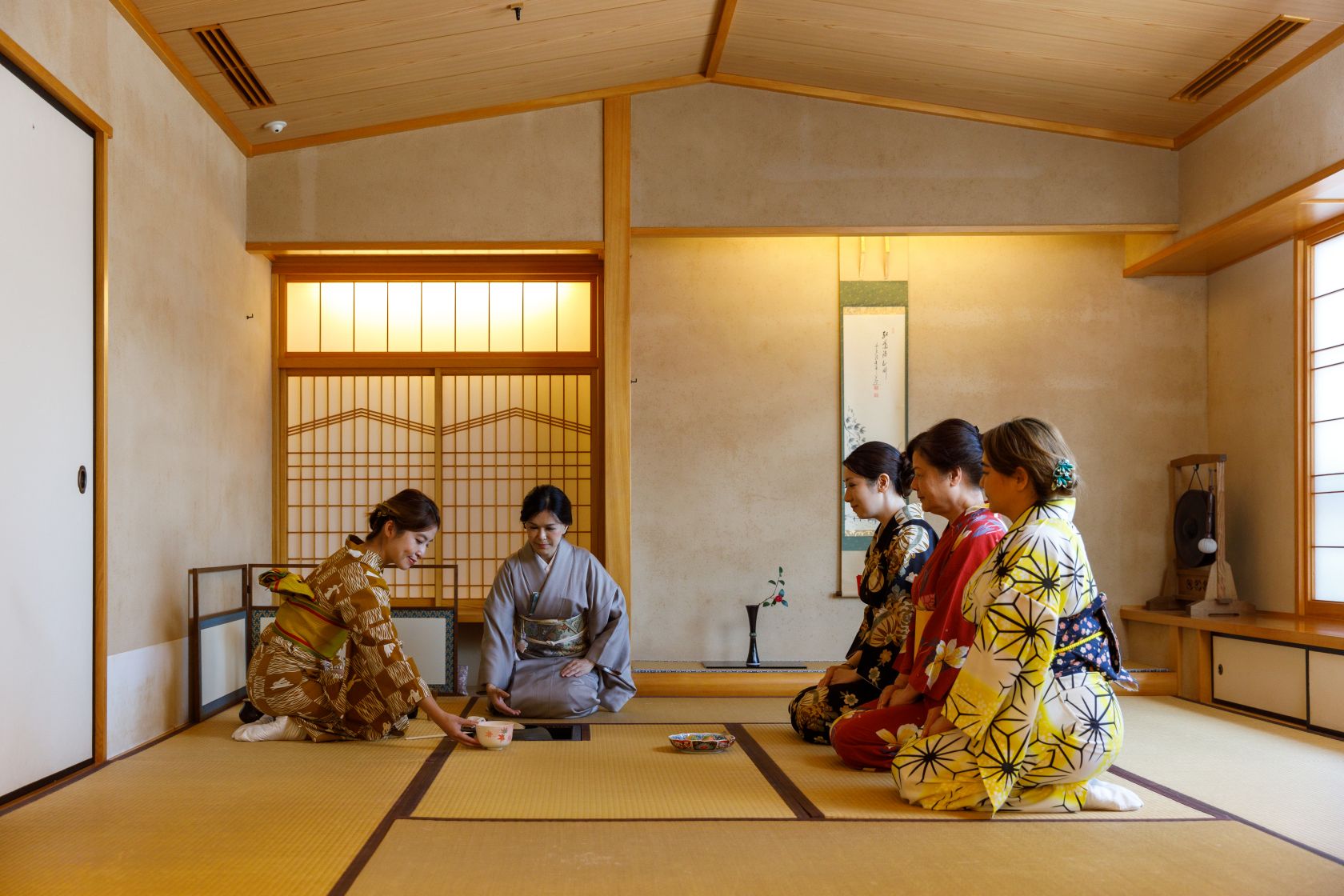 在「裏千家 宗萱茶道學苑」可以學習到正統裏千家流派的茶道。