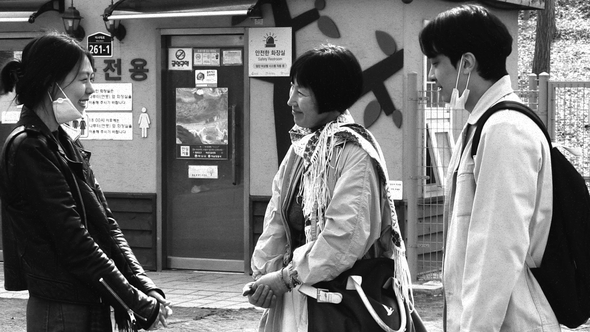 導演洪常秀、演員金珉禧第九度合作的《小說家電影》將在中壢光影電影館搶先特映。（可樂電影提供）