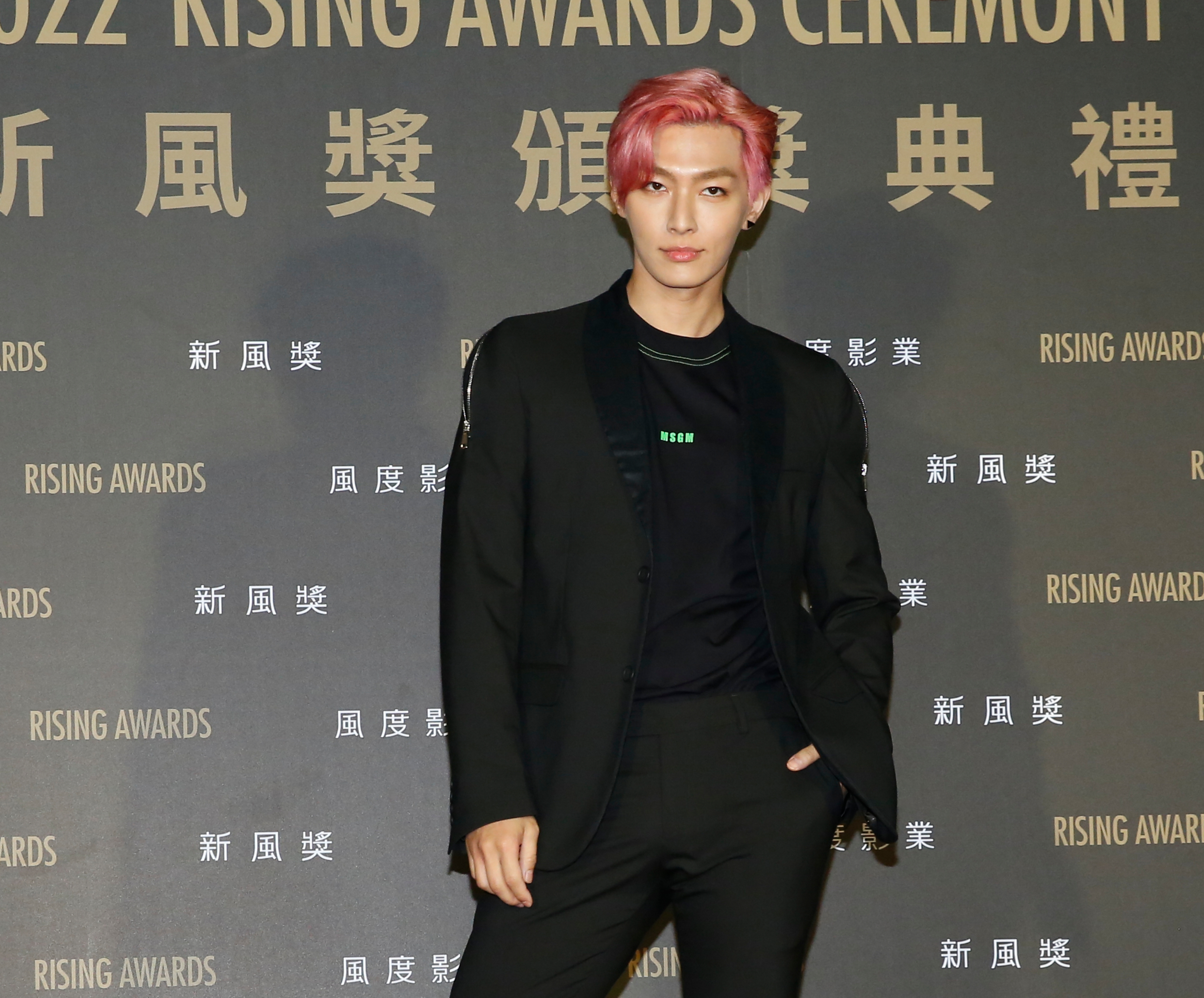 炎亞綸為「新風獎」擔任頒獎嘉賓，他舉自己參演的劇集《初擁》為例，強調「虛擬製作」的重要性。