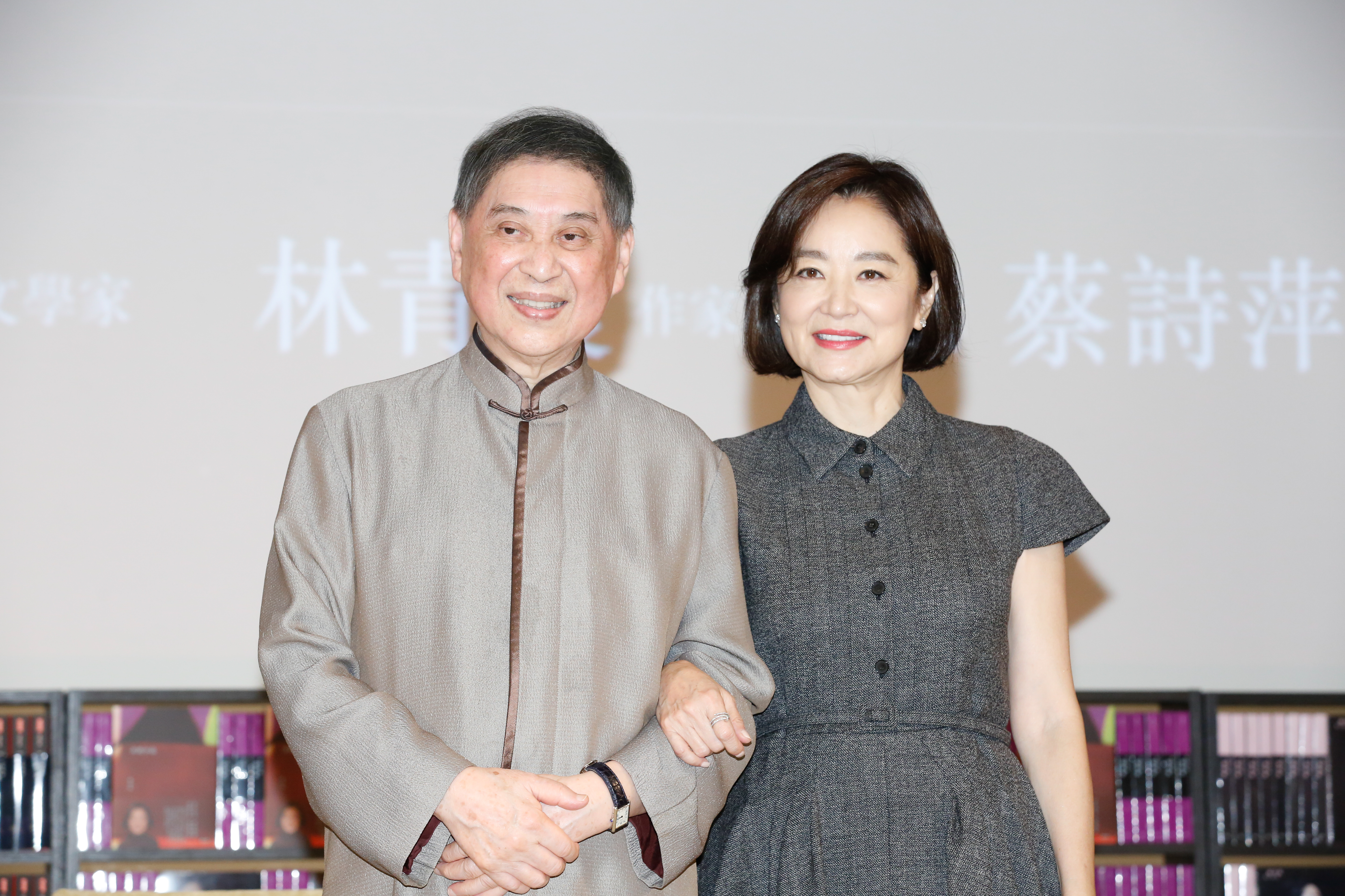 林青霞斜槓作家，推出第4本散文書《青霞小品》，並與文壇巨擘白先勇進行對談。