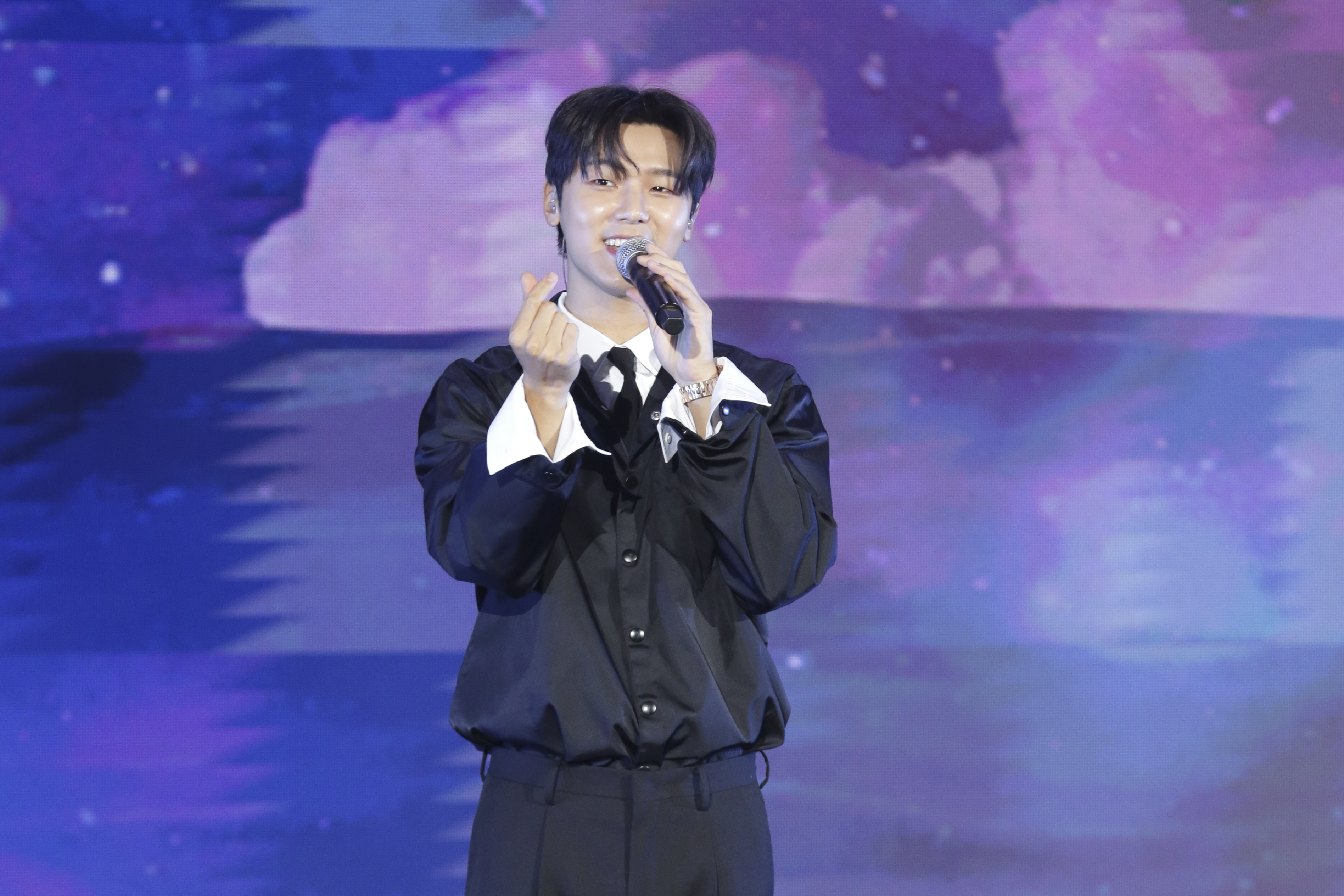 CNBLUE鼓手姜敏赫舉行個人台北見面會。