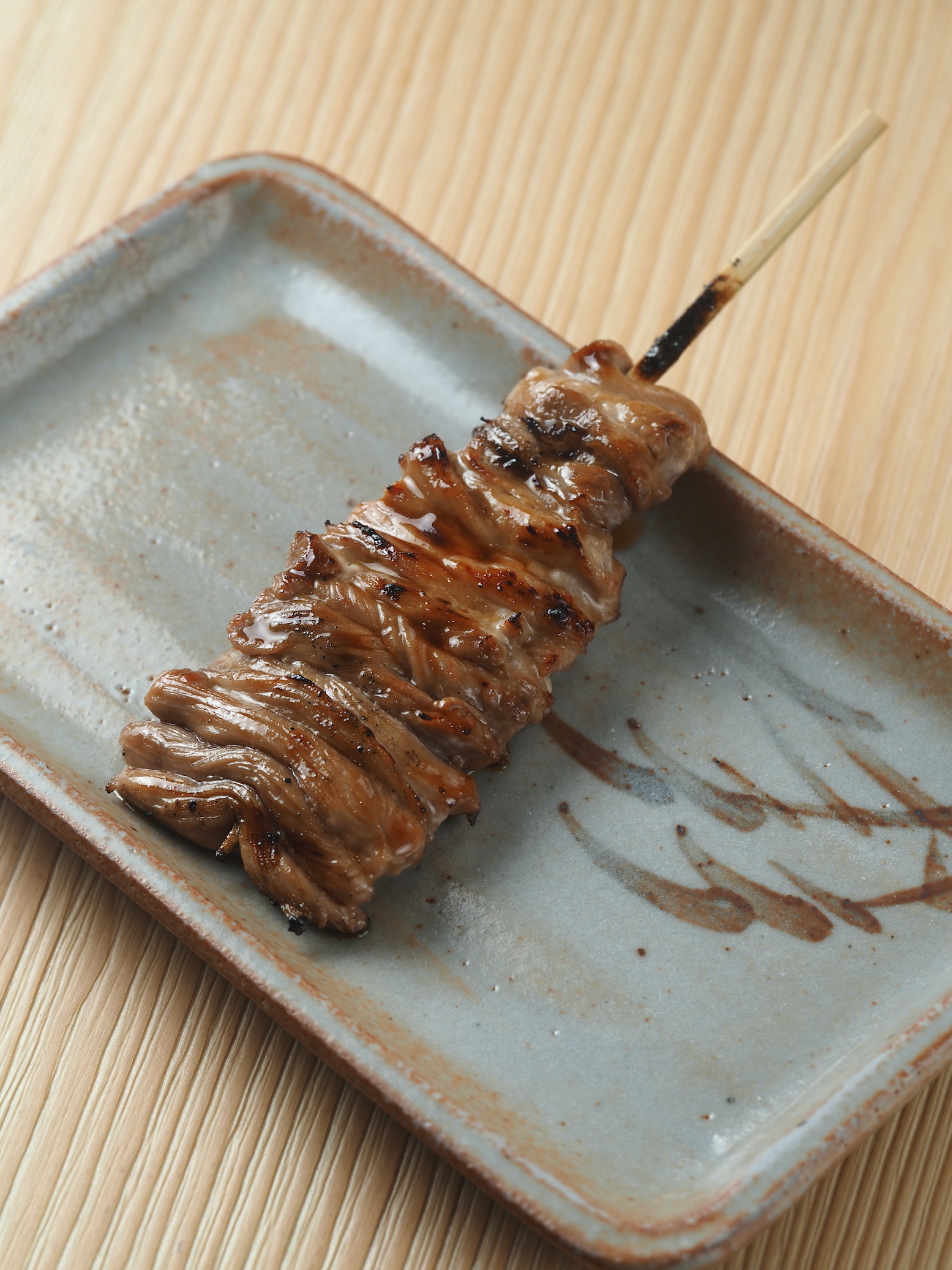 「雞腿肉」得見刀工精妙，肉質細嫩多汁。（雞懷石套餐內容）
