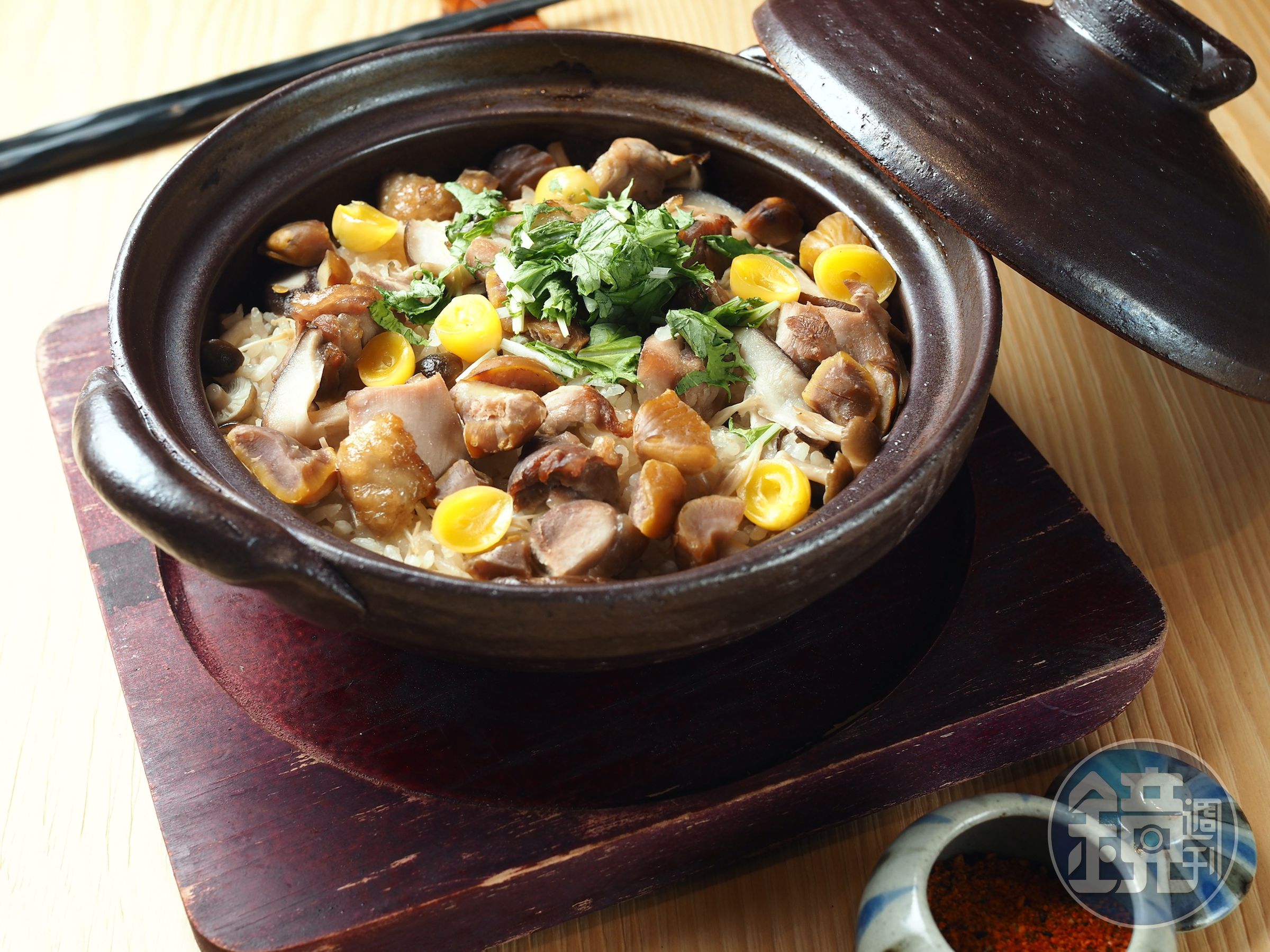 「栗香雞肉釜飯」鬆棉栗子搭配Q香米飯，讓人停不了口。（雞懷石套餐內容）