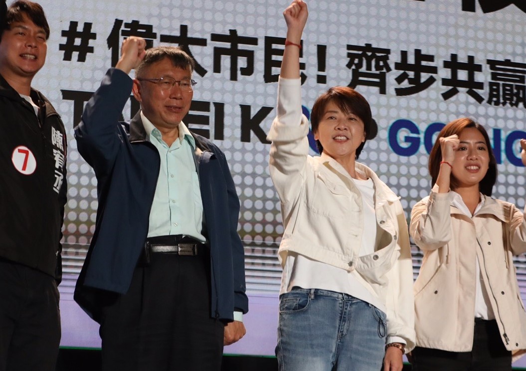 黃珊珊未能進入台北市政府，下一步動向備受關注，被問到是否幫忙柯文哲選總統、甚至一起搭檔，她也沒把話說死。