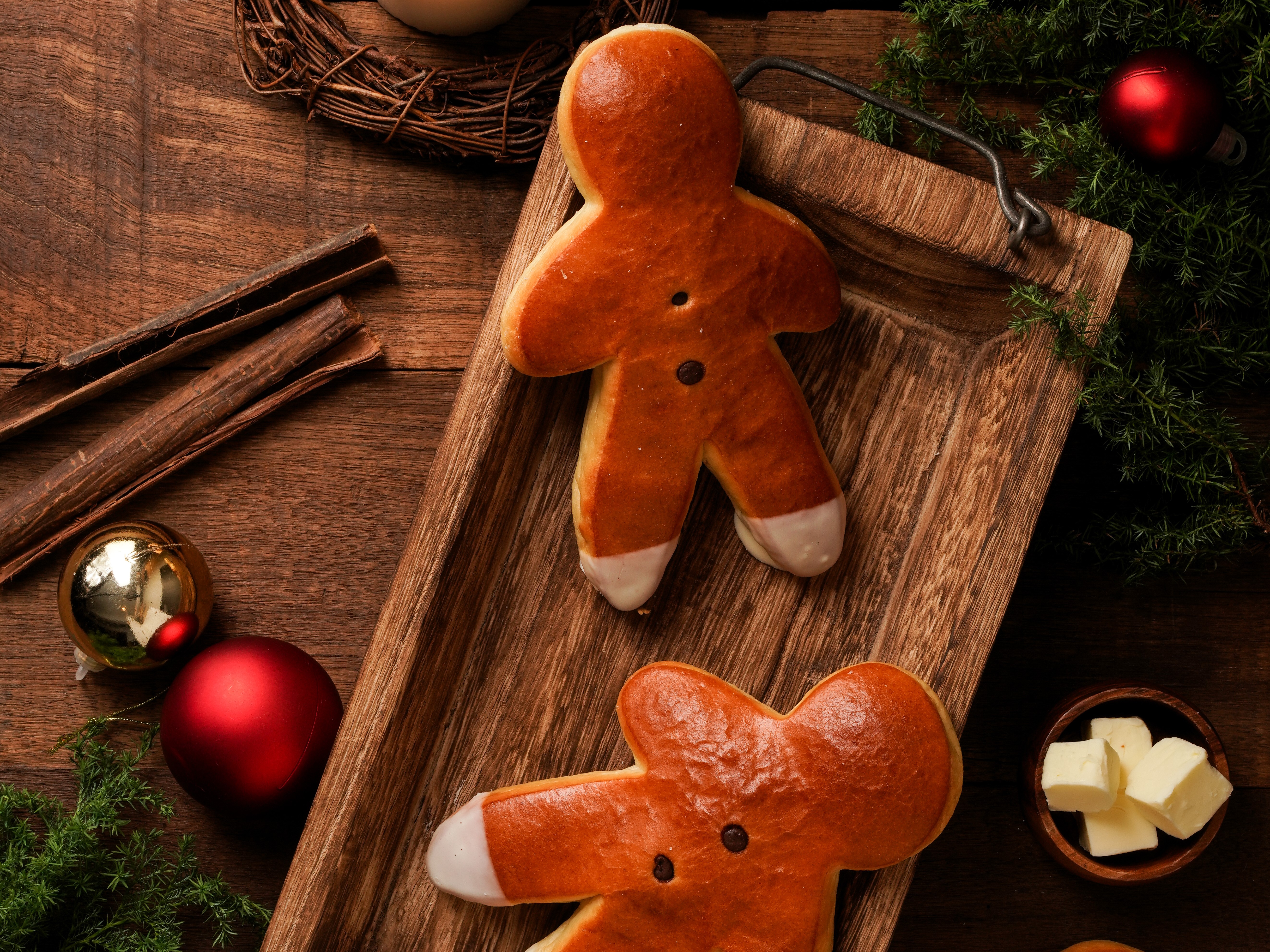 「聖尼古拉小人」造型可愛，據說在法國傳統文化裡，吃這款麵包有揮別厄運，招來好運之意。（70元／個）（珠寶盒提供）