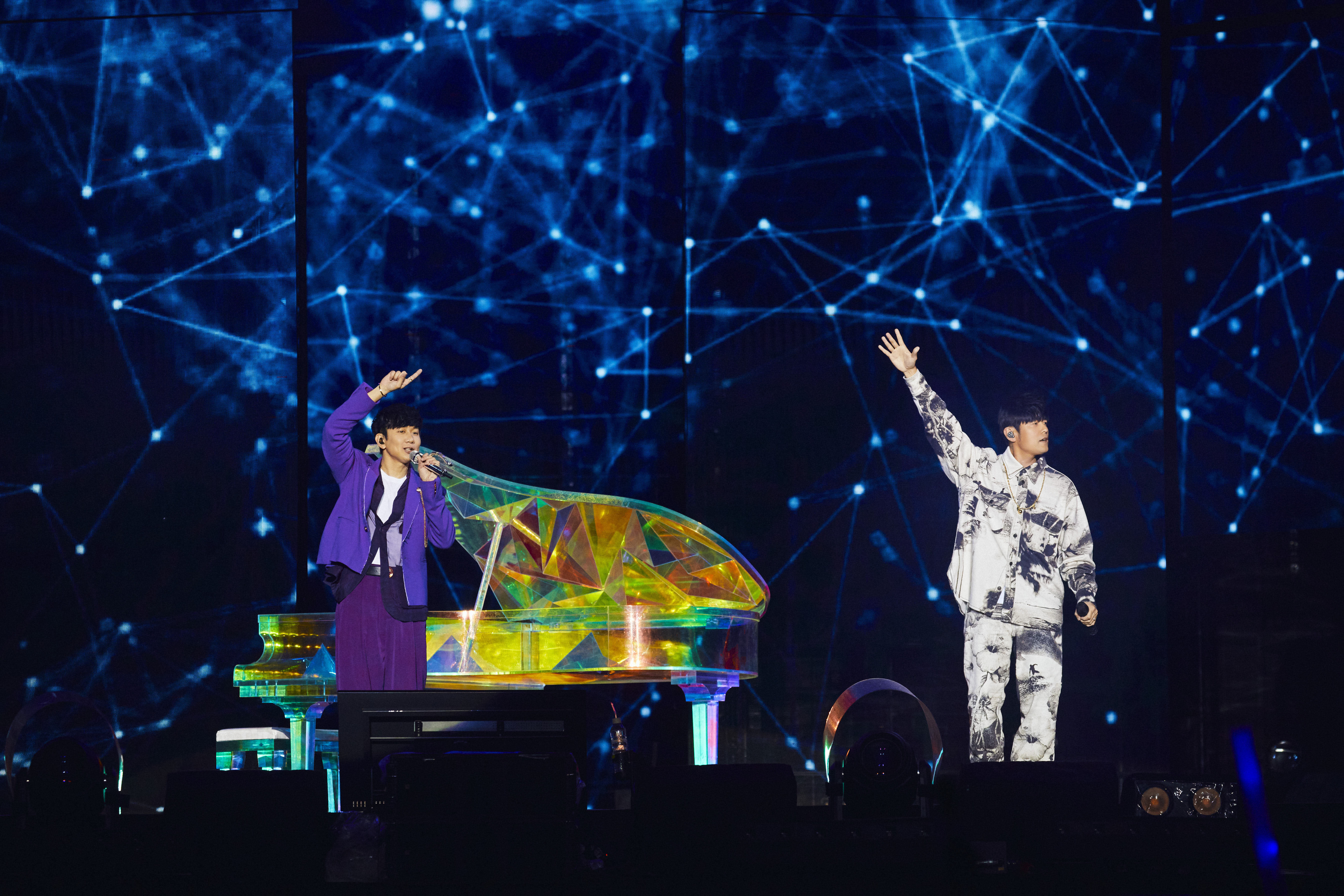 林俊傑邀來周杰倫擔任第二場嘉賓。