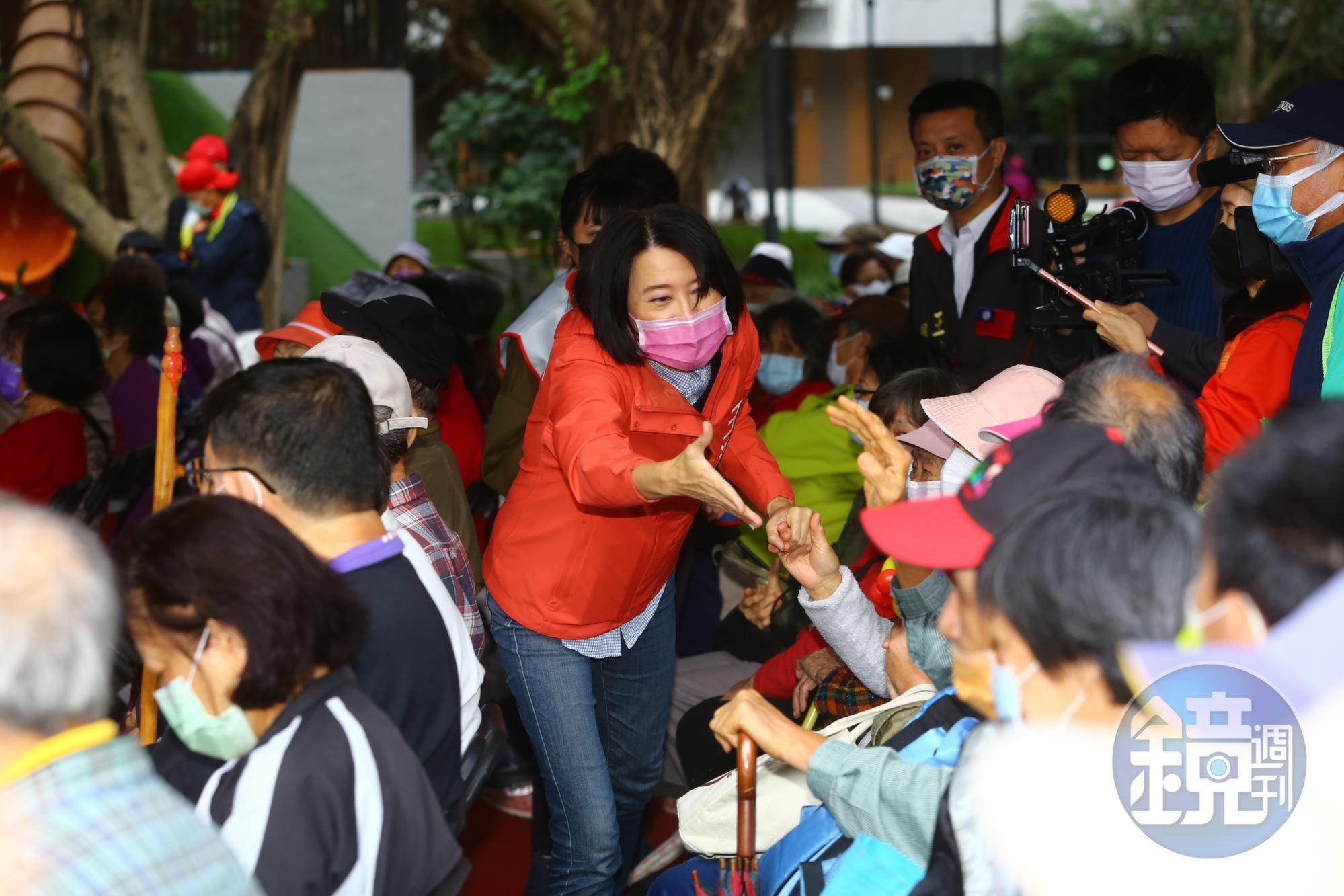 國民黨立委補選提名拖到登記前1天才拍板，就是因為藍營所有參選者當中，只有王鴻薇的支持度明顯領先吳怡農。