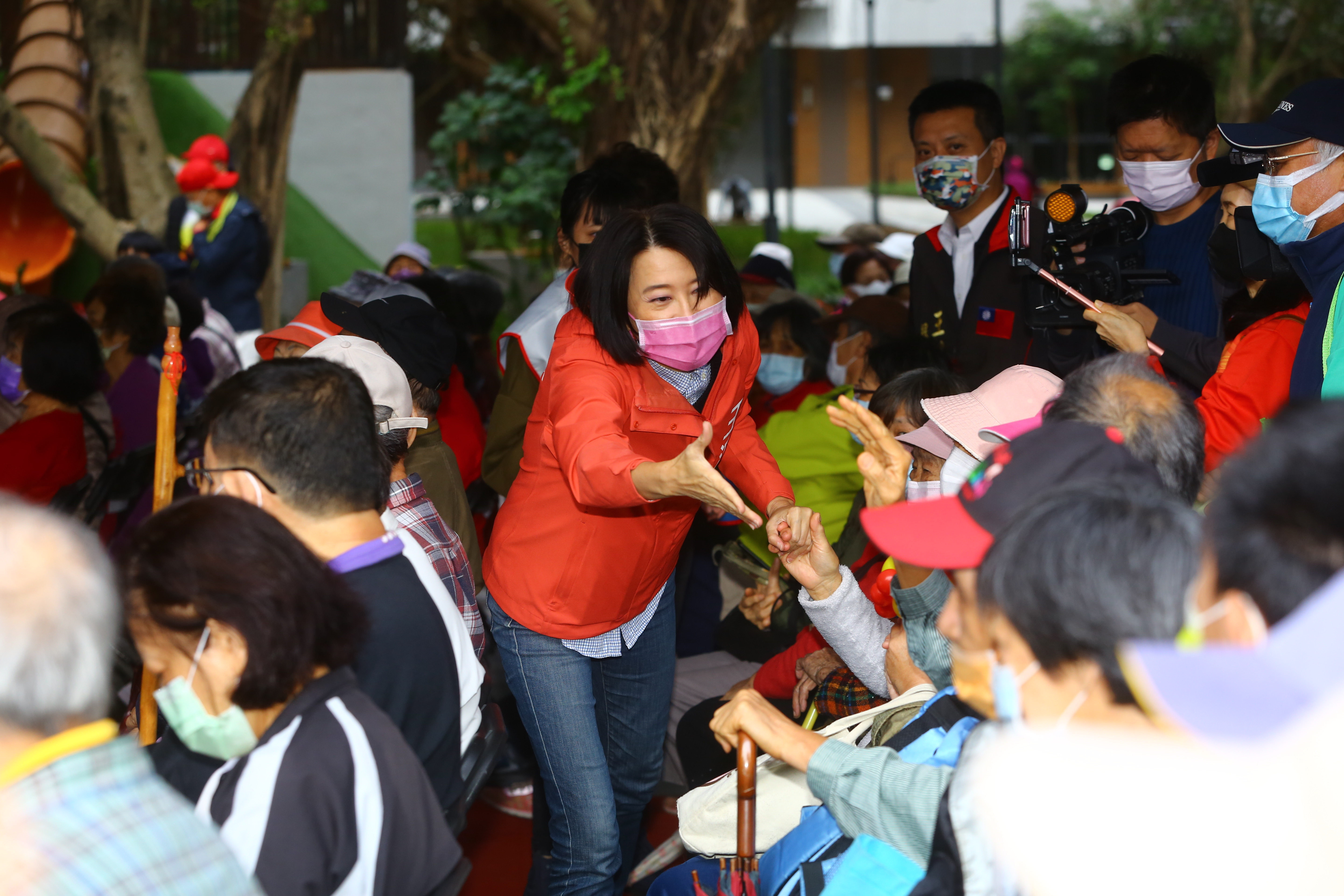 國民黨立委補選提名拖到登記前1天才拍板，就是因為藍營所有參選者當中，只有王鴻薇的支持度明顯領先吳怡農。