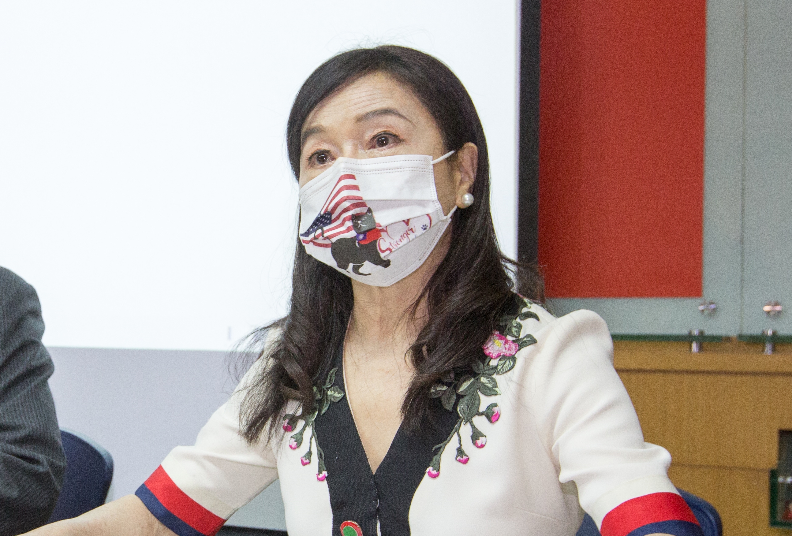 周玉蔻呼籲政府「發錢過年冬」，並要官員們少扯財政紀律「那些不知民間疾苦的鬼話」。（本刊資料照）