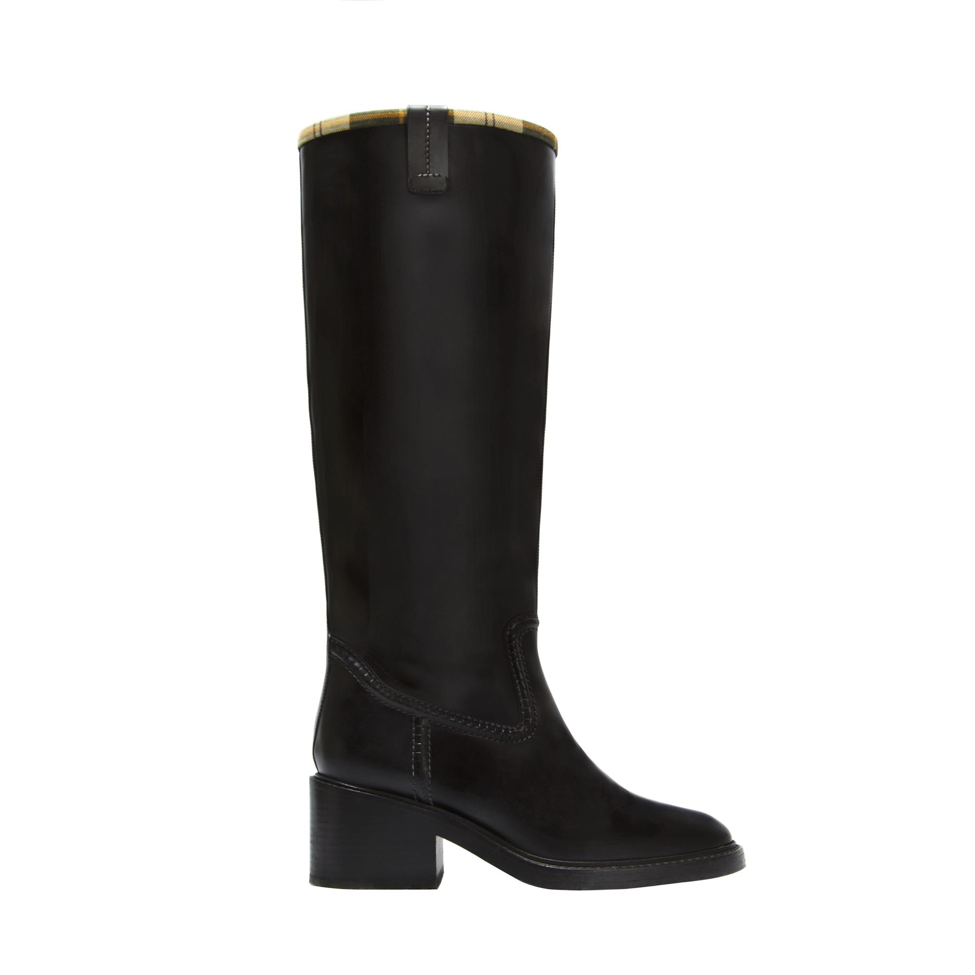 Barbour x Chloé Mallo長筒靴。NT$46,200（Chloé提供）