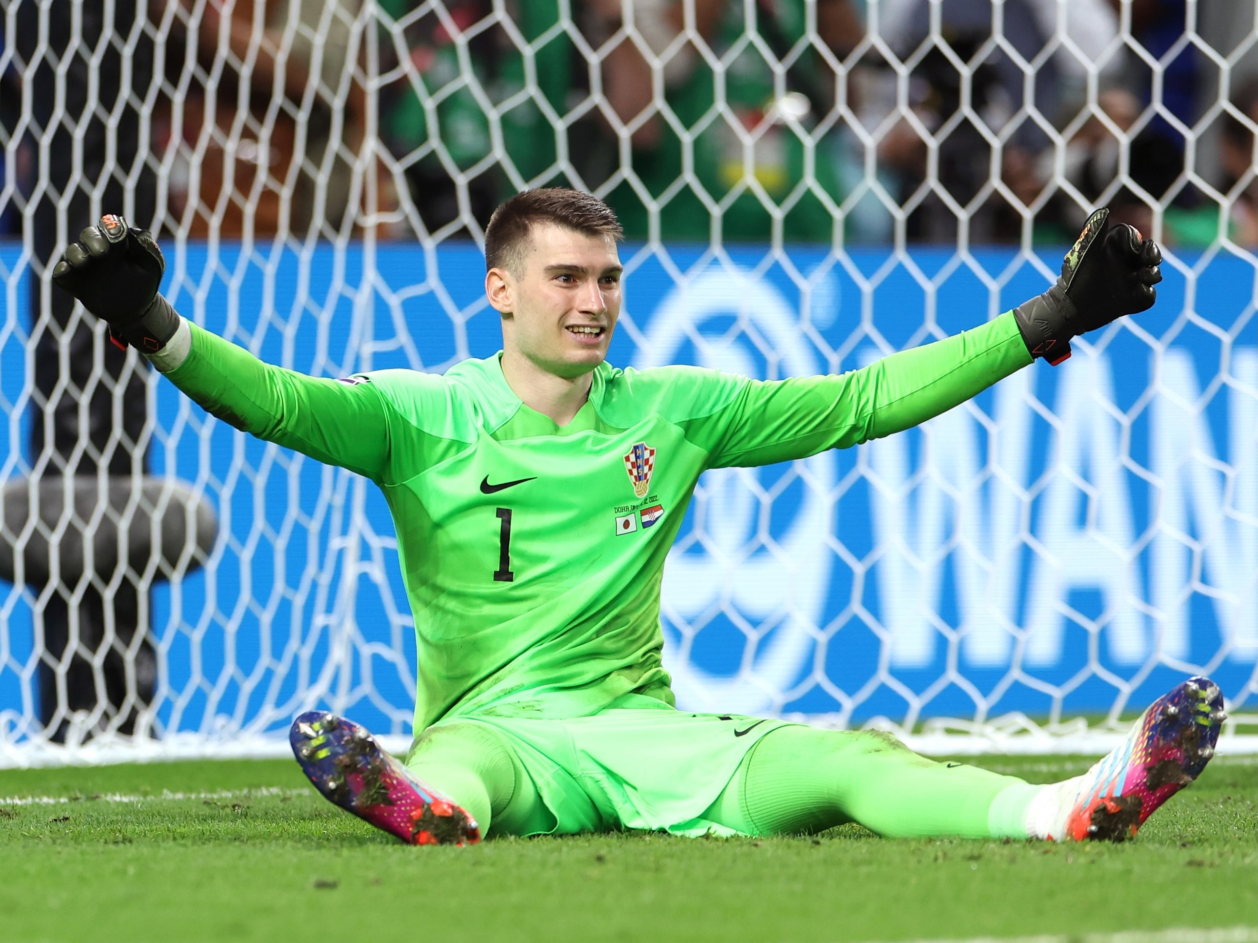 克羅埃西亞門將瓦科維奇成功守下日本PK大賽中4球的3球，成為勝利最大功臣。（翻攝自推特@FIFAWorldCup）