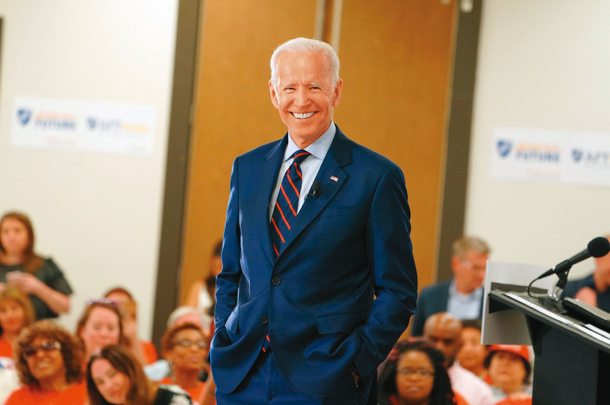 在美國總統拜登的親自迎接下，五奈米正式進機到台積電在亞利桑那州新蓋的晶圓二十一廠。（翻攝拜登臉書）