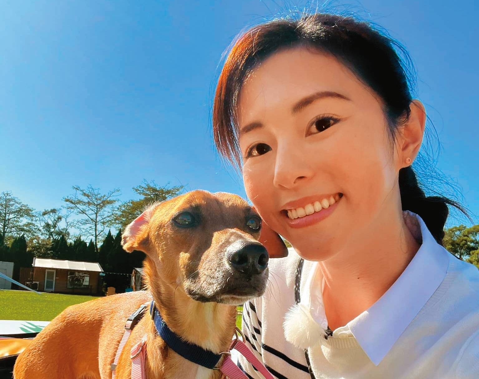 任容萱臨時被找來加入節目陣容，而她家中則是有隻十六歲的失明老狗，平時三餐都由她親自調理。（翻攝自任容萱臉書）