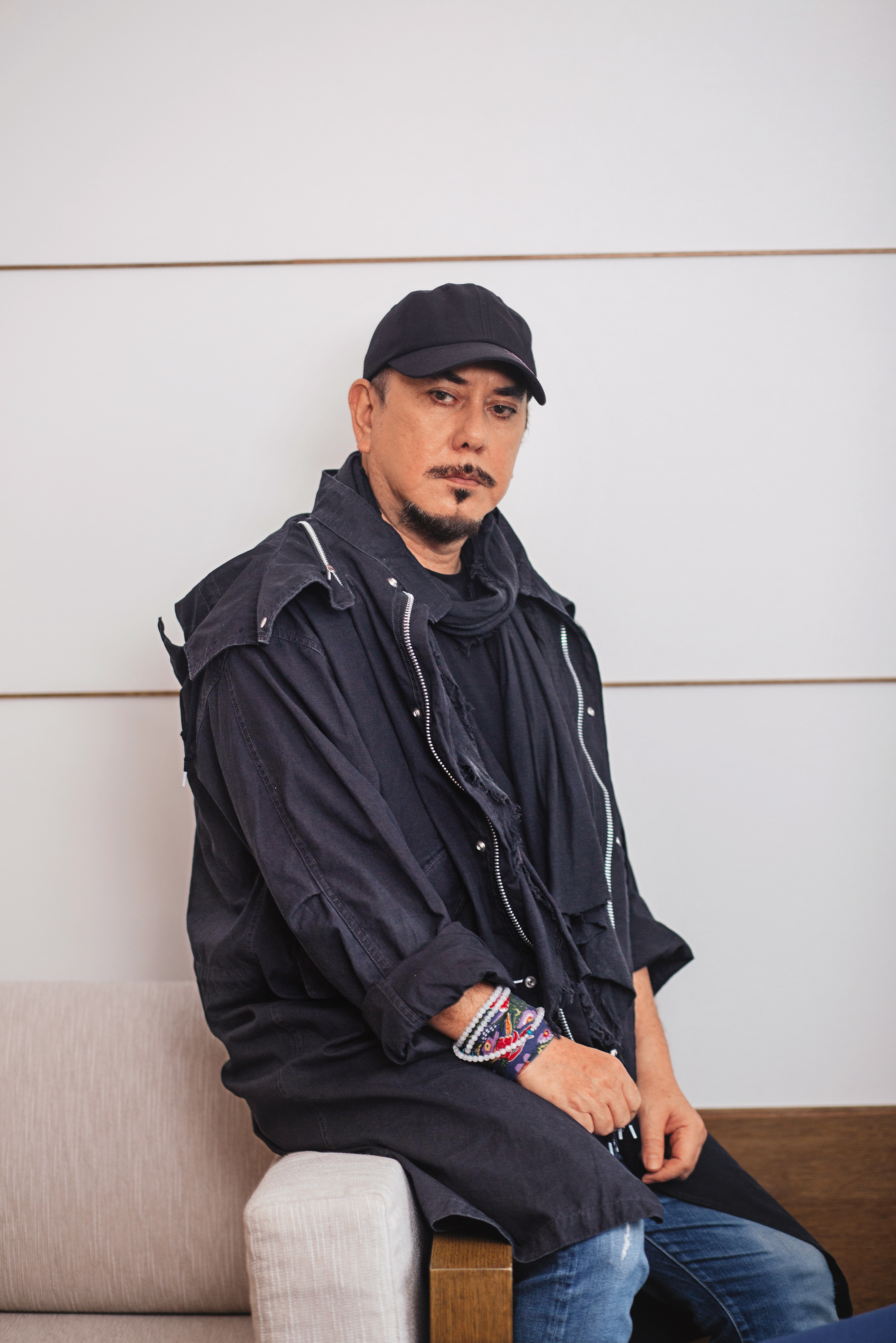 曾經認了出軌並且非婚生子,黃秋生很感謝老婆包容,也覺得人生做最對的事就是沒有離婚。